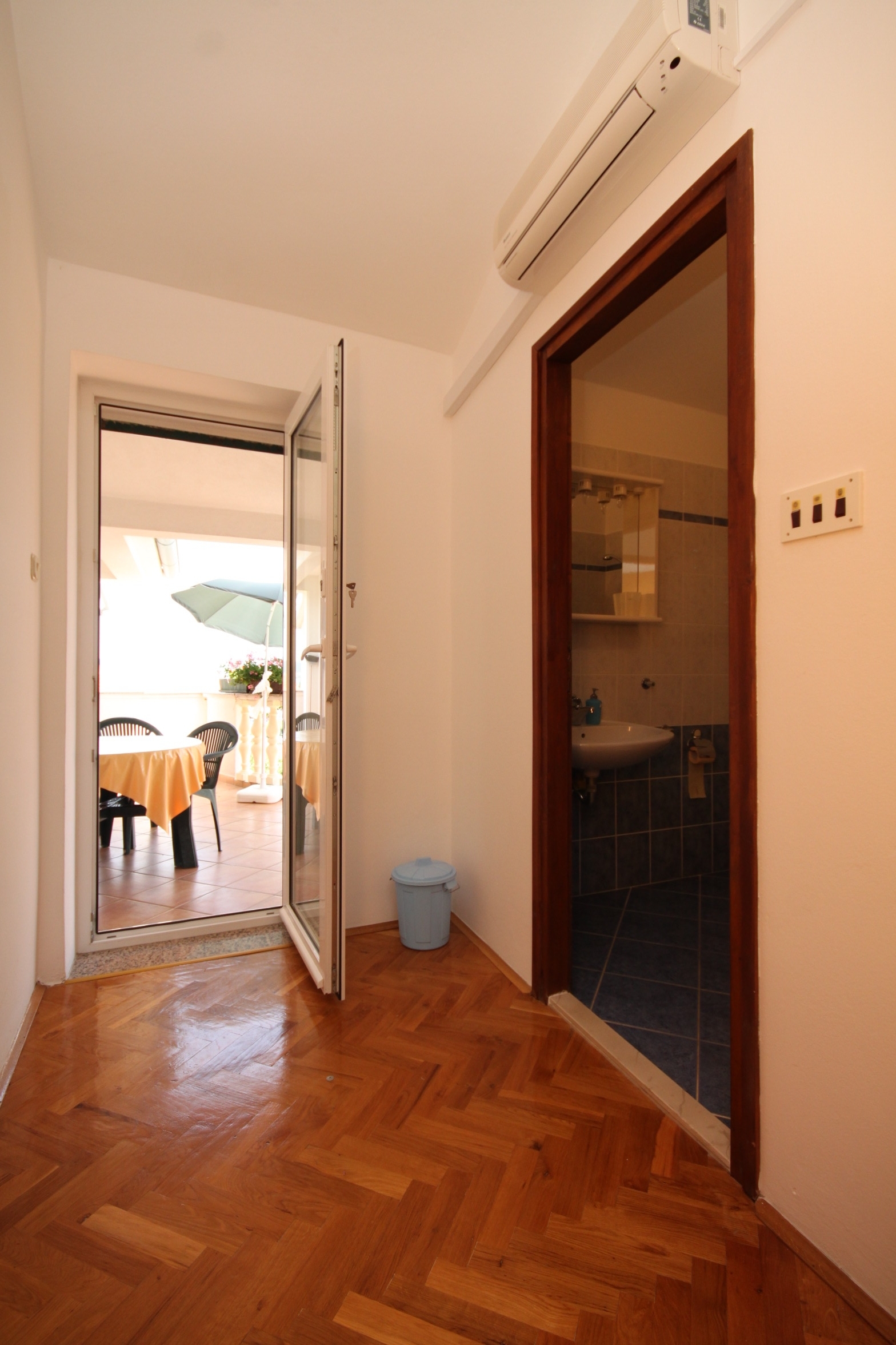 Two bedroom apartment with terrace and sea view Neviđane, Pašman  A-a