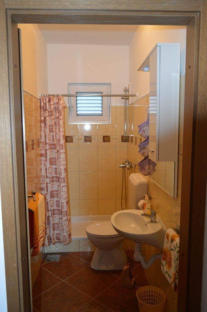 Two bedroom apartment with terrace Kukljica, Ugljan  A-a
