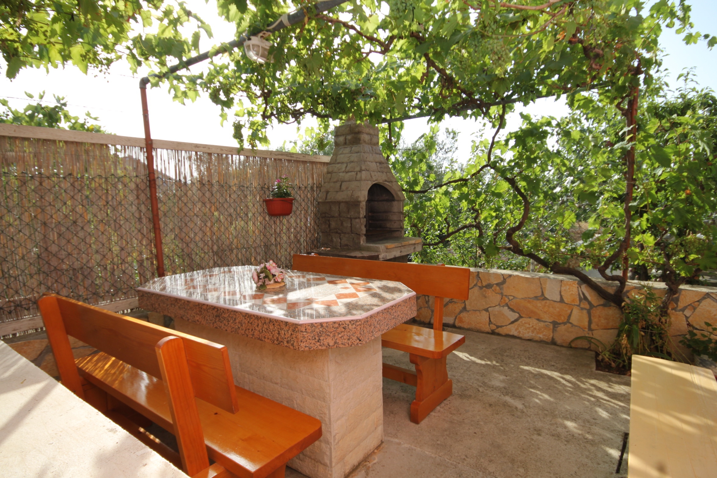 Two bedroom apartment with terrace Kukljica, Ugljan (A-8277-a) Two bedroom apartment with terrace Kukljica, Ugljan (A-8277-a)