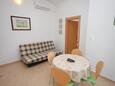Dining room Ždrelac, Dining room in the apartment, air condition available, (pet friendly) and WiFi.