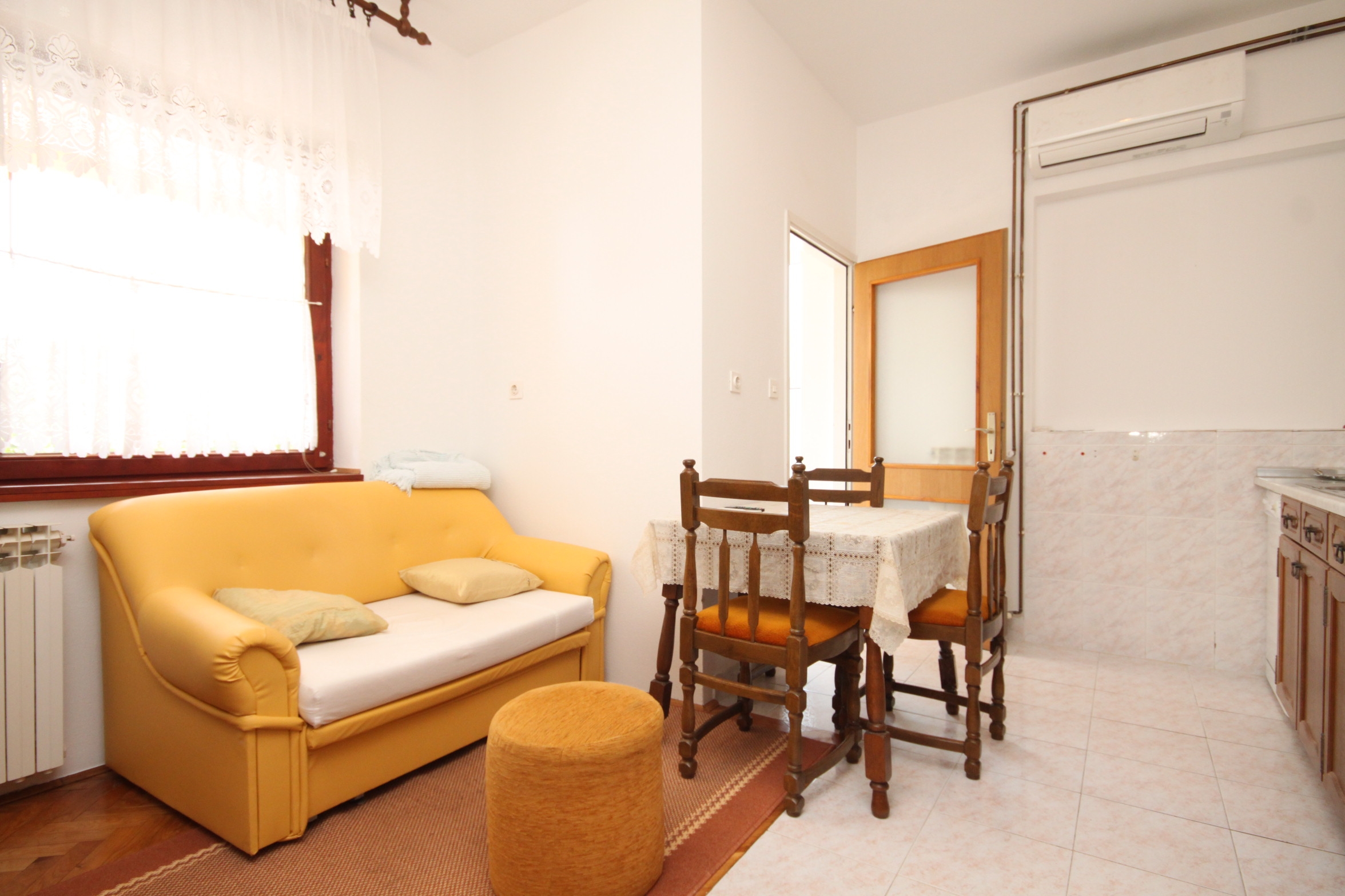 One bedroom apartment near beach Ugljan (A-829-a)