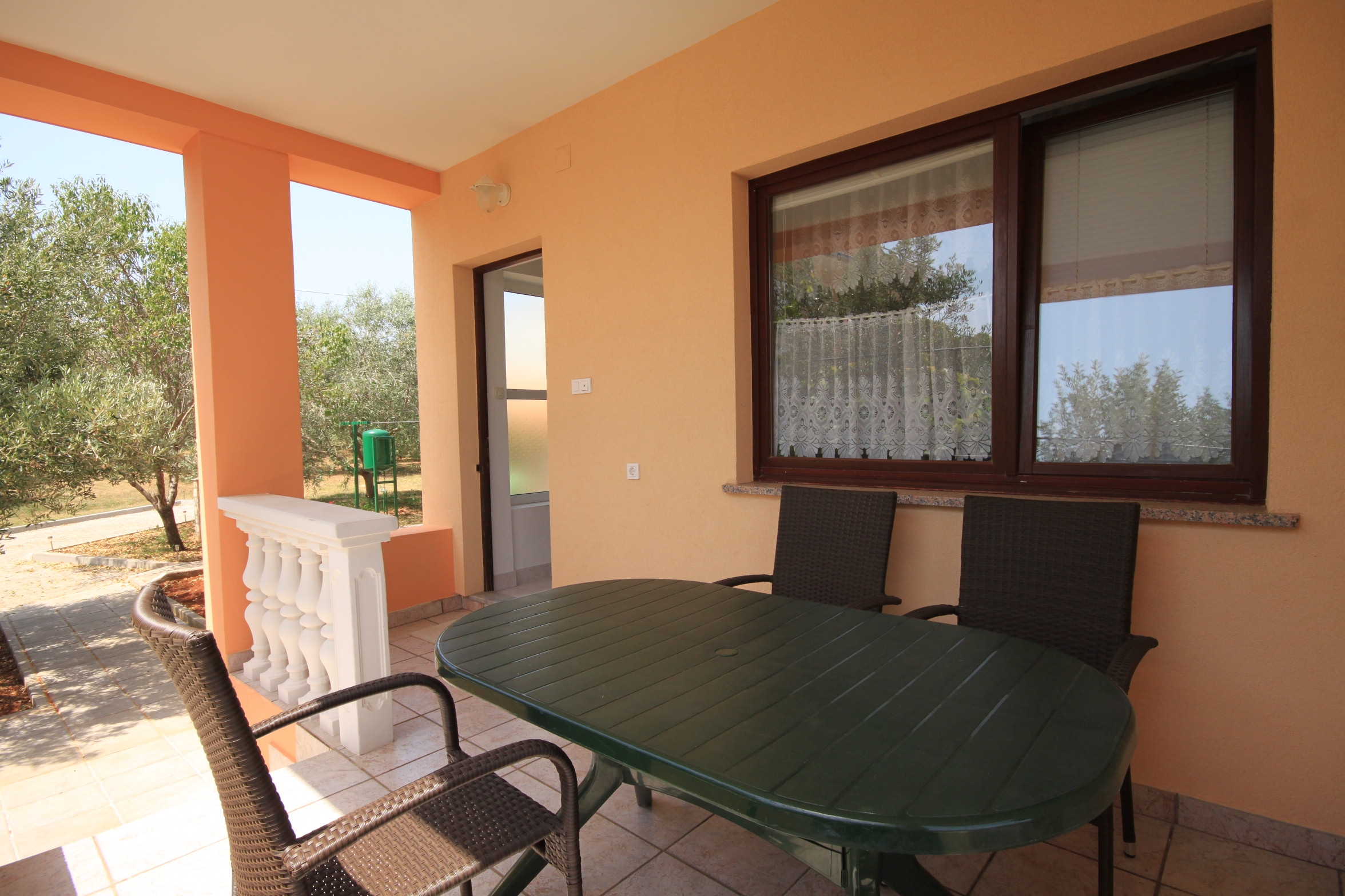 One bedroom apartment near beach Ugljan  A-a