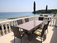 Ugljan, Terrasse dans l’hébergement en type apartment, avec la vue sur la mer et WiFi.