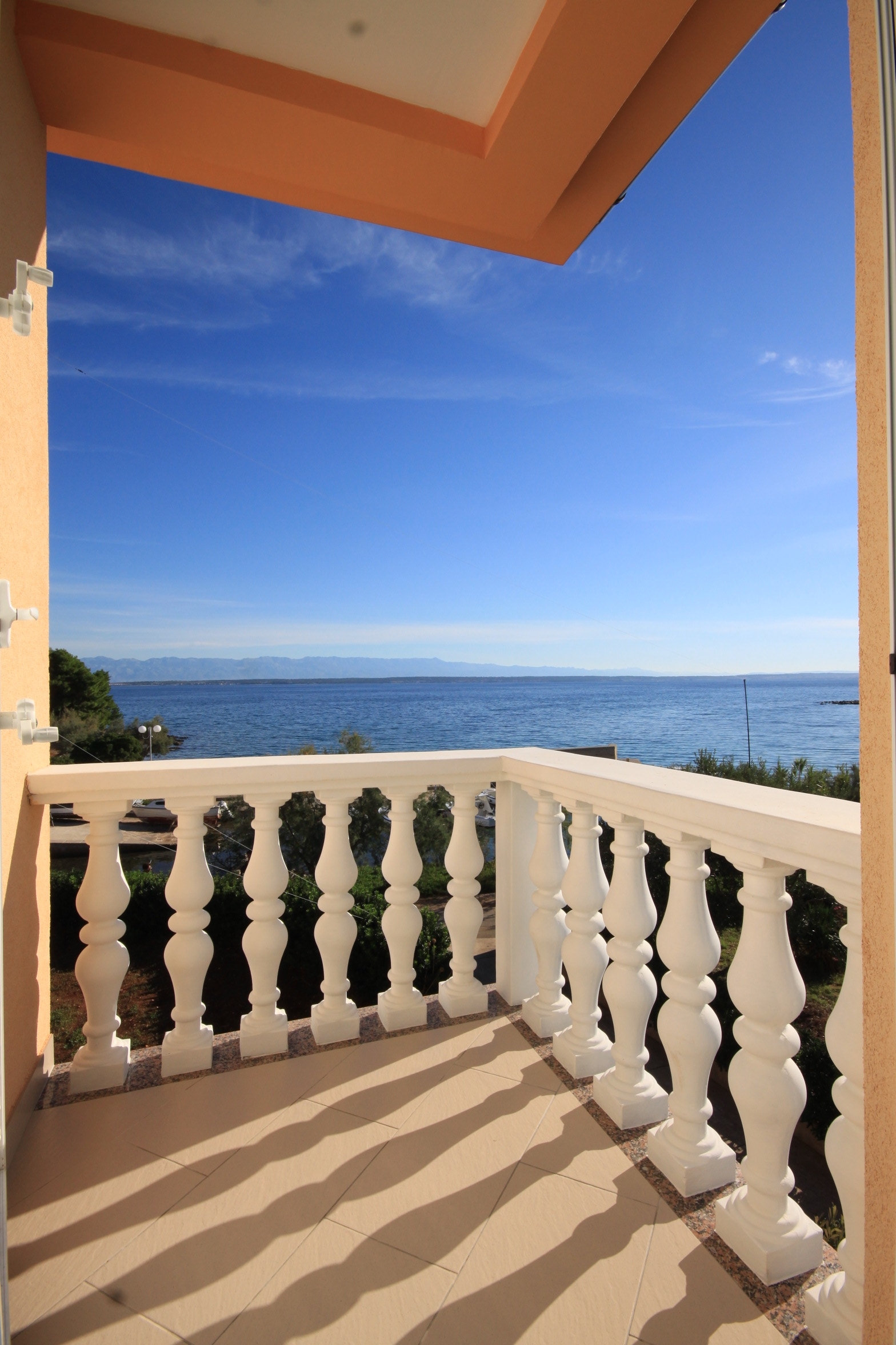 Two bedroom apartment near beach Ugljan  A-c