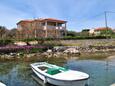 Ugljan, Ugljan, Hébergement 829 - Appartement à proximité de la mer avec une plage de galets.