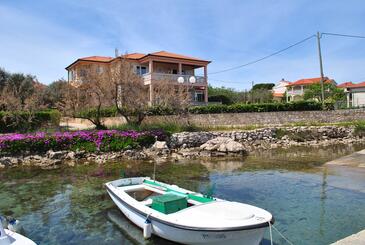 Ugljan, Ugljan, Property 829 - Apartments near sea with pebble beach.