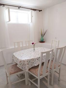 Dining room Tkon, Dining room in the apartment.