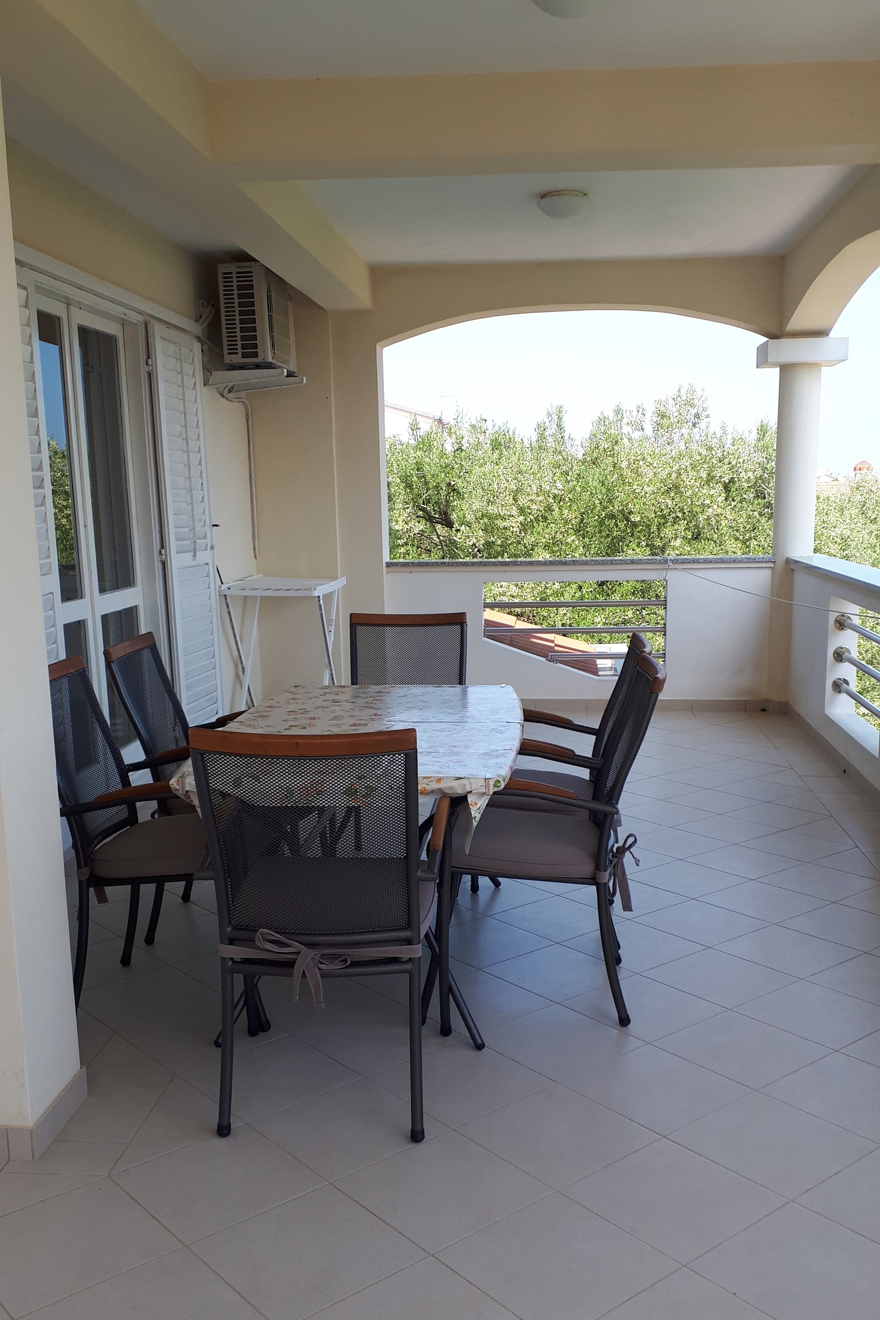 Three bedroom apartment near beach Tkon, Pašman  A-b