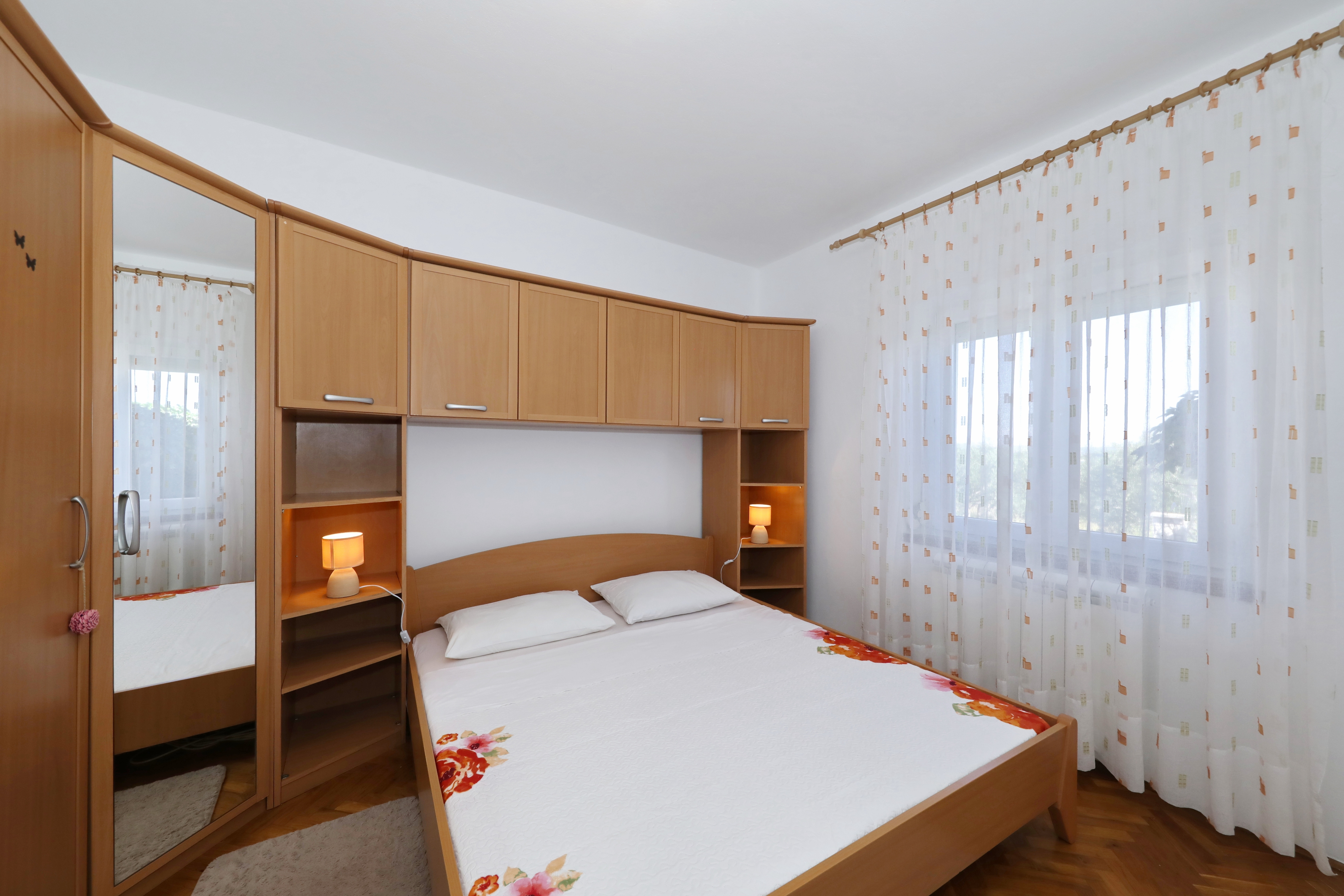 Two bedroom apartment with terrace Tkon, Pašman  A-a
