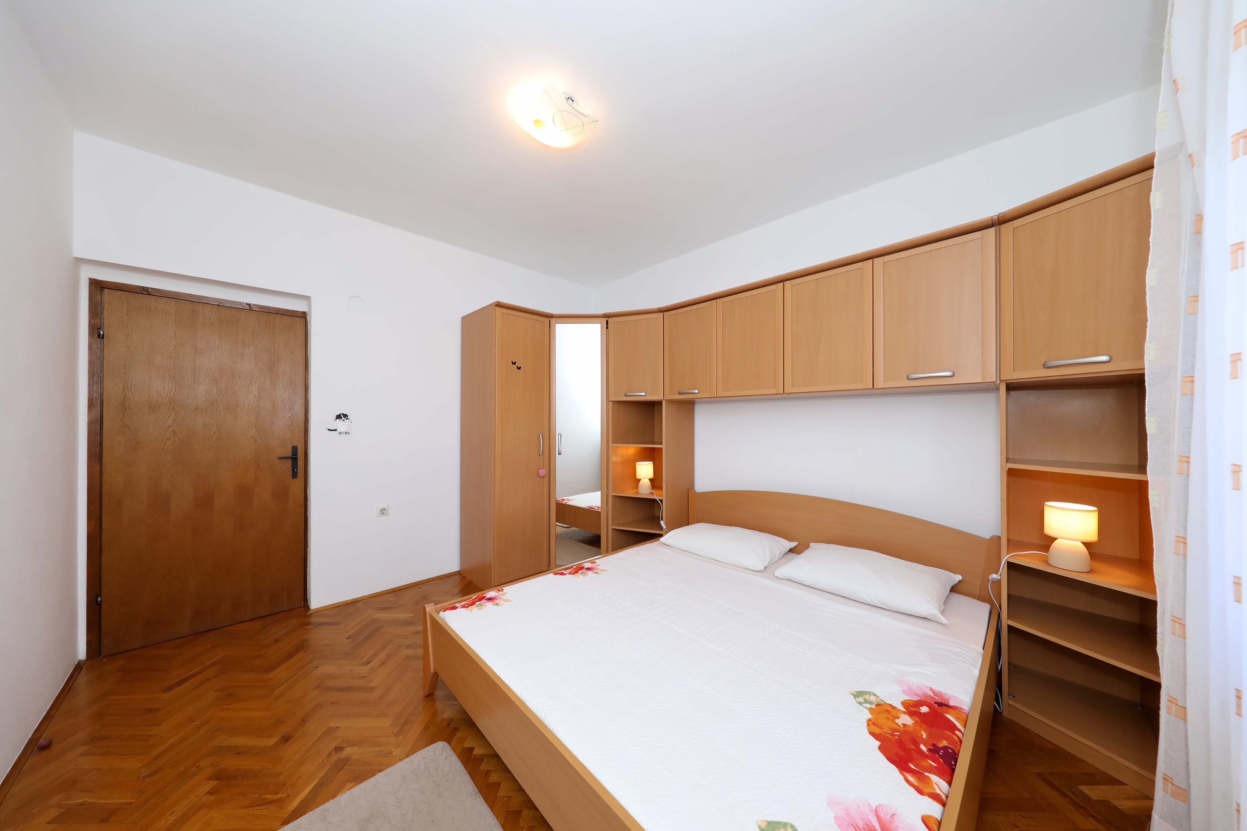 Two bedroom apartment with terrace Tkon, Pašman  A-a
