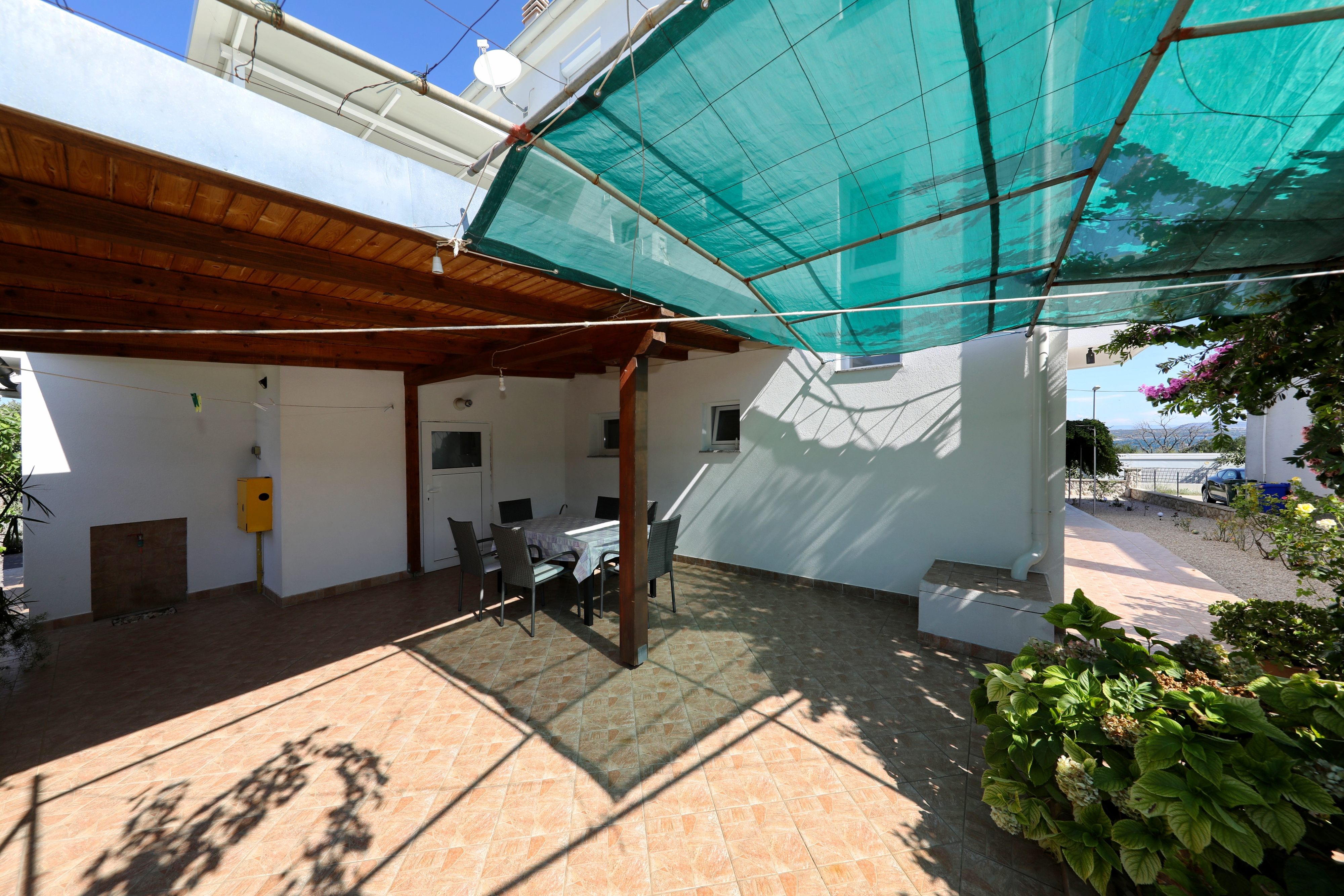 Two bedroom apartment with terrace Tkon, Pašman  A-a