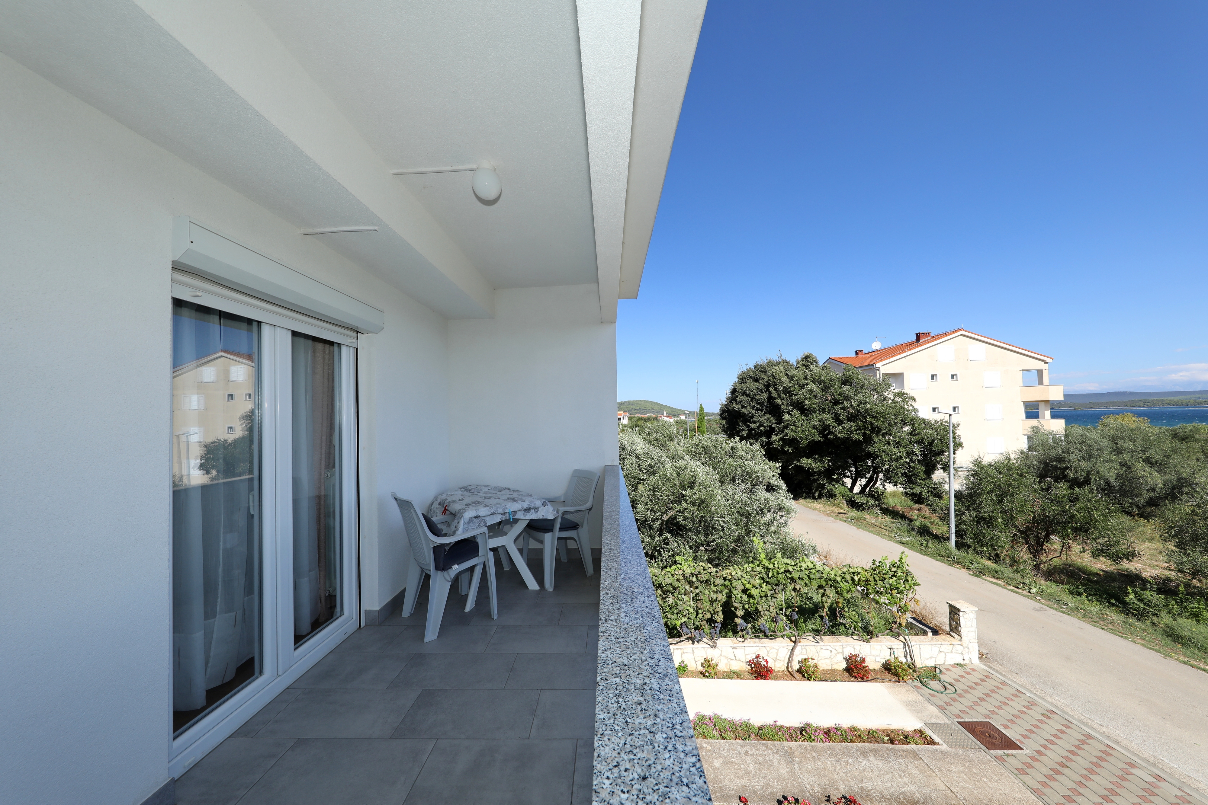 Two bedroom apartment with terrace and sea view Tkon, Pašman  A-b