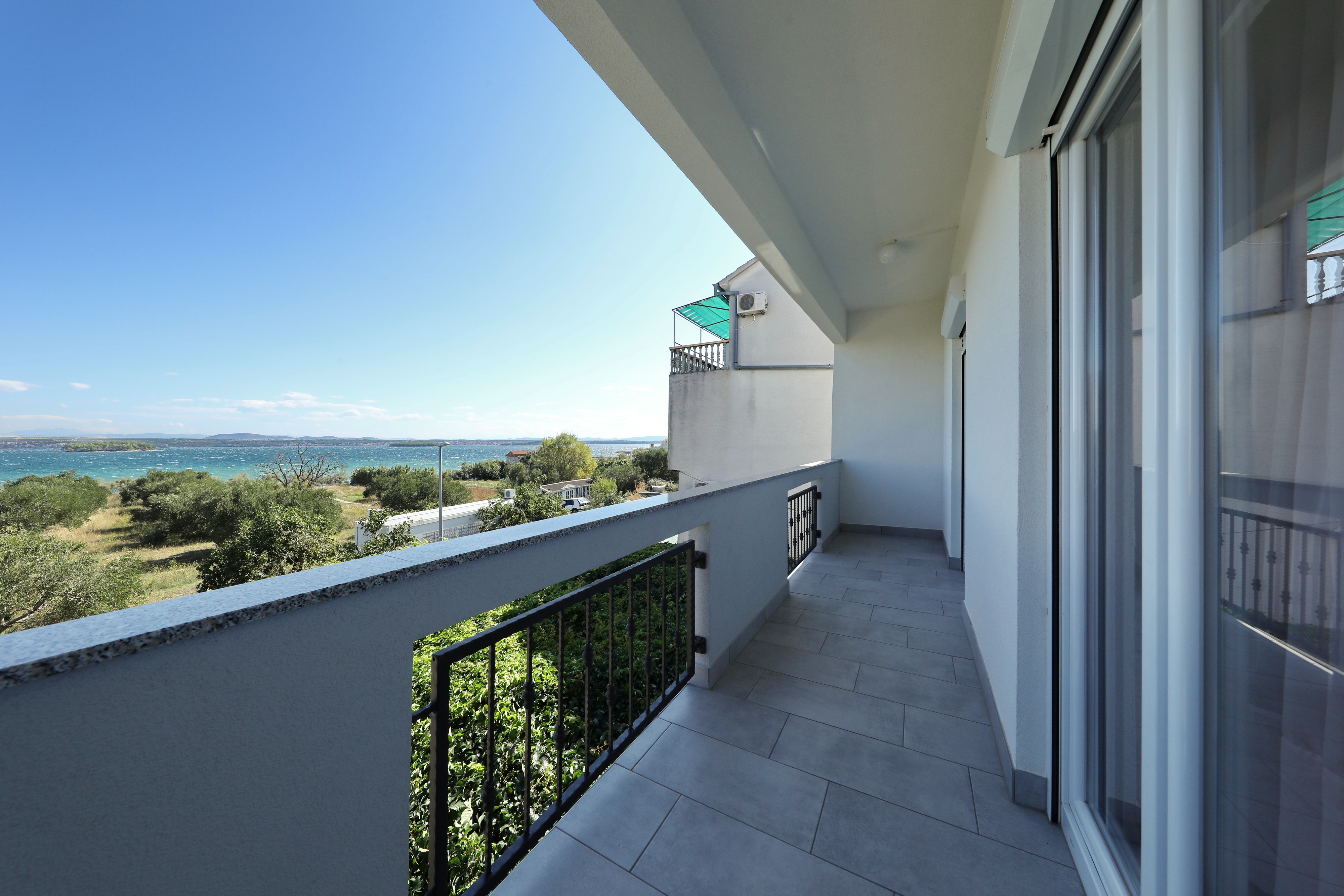Two bedroom apartment with terrace and sea view Tkon, Pašman  A-b