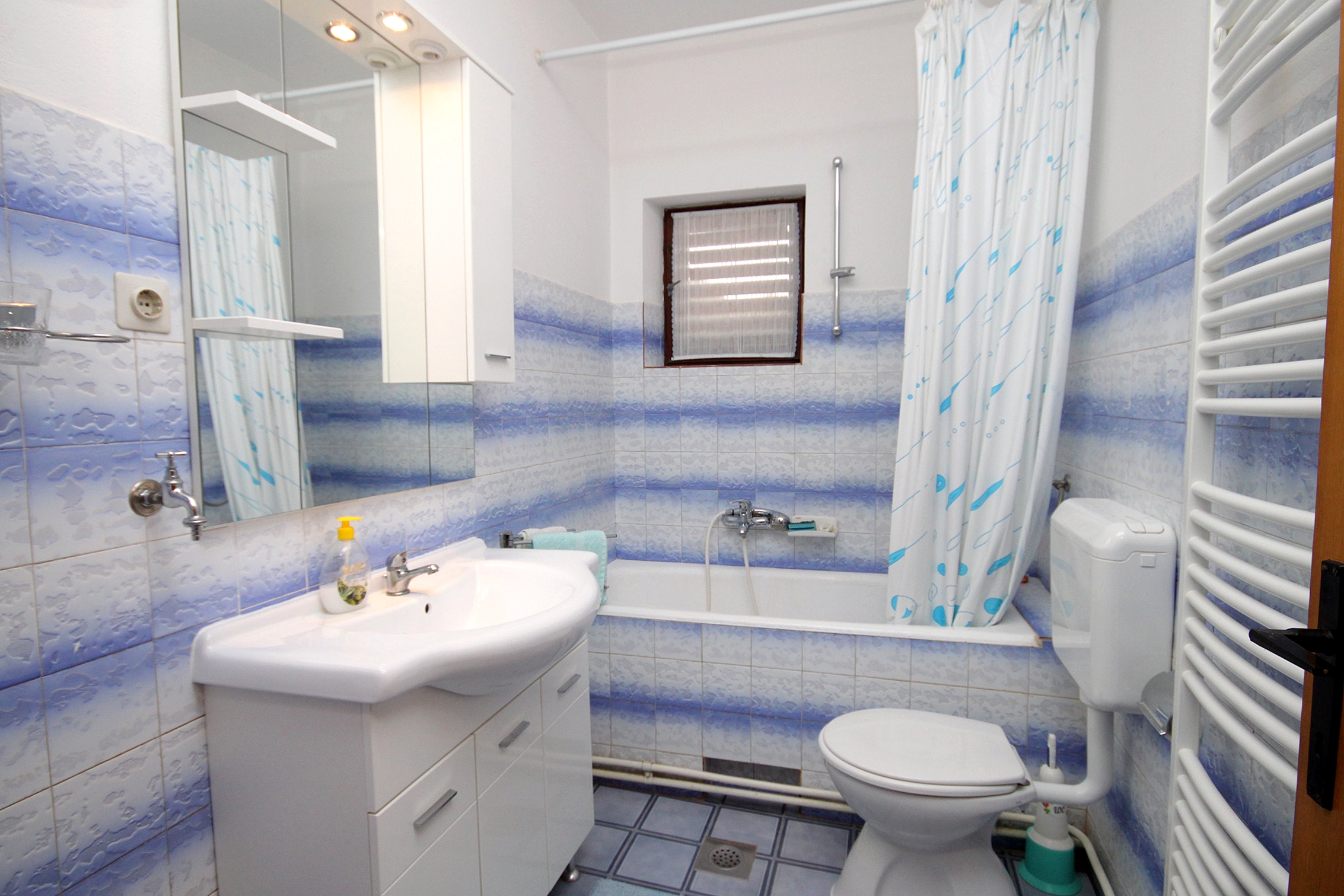 Two bedroom apartment with terrace and sea view Tkon, Pašman  A-b