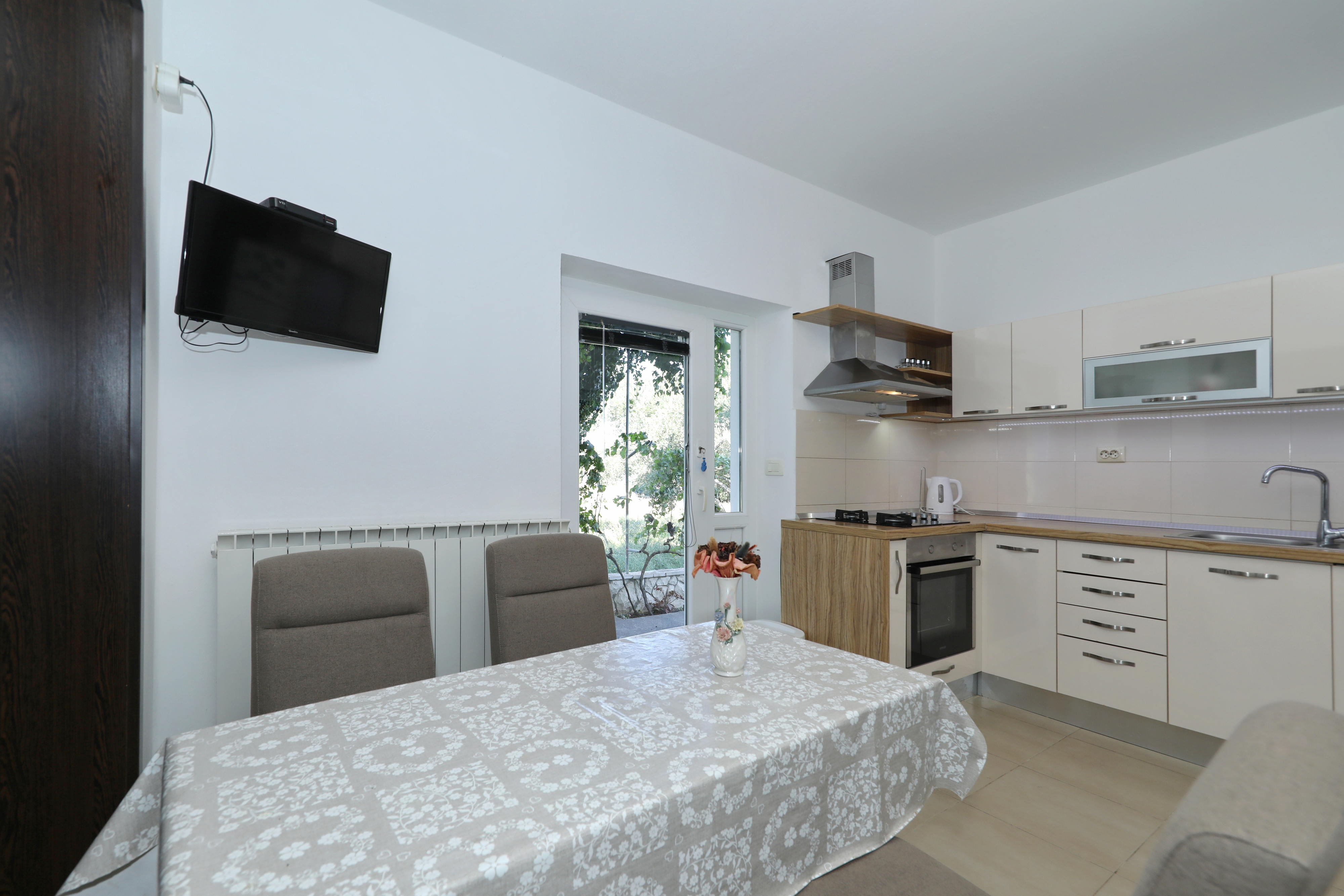 One bedroom apartment with terrace Tkon, Pašman (A-8302-c) One bedroom apartment with terrace Tkon, Pašman (A-8302-c)