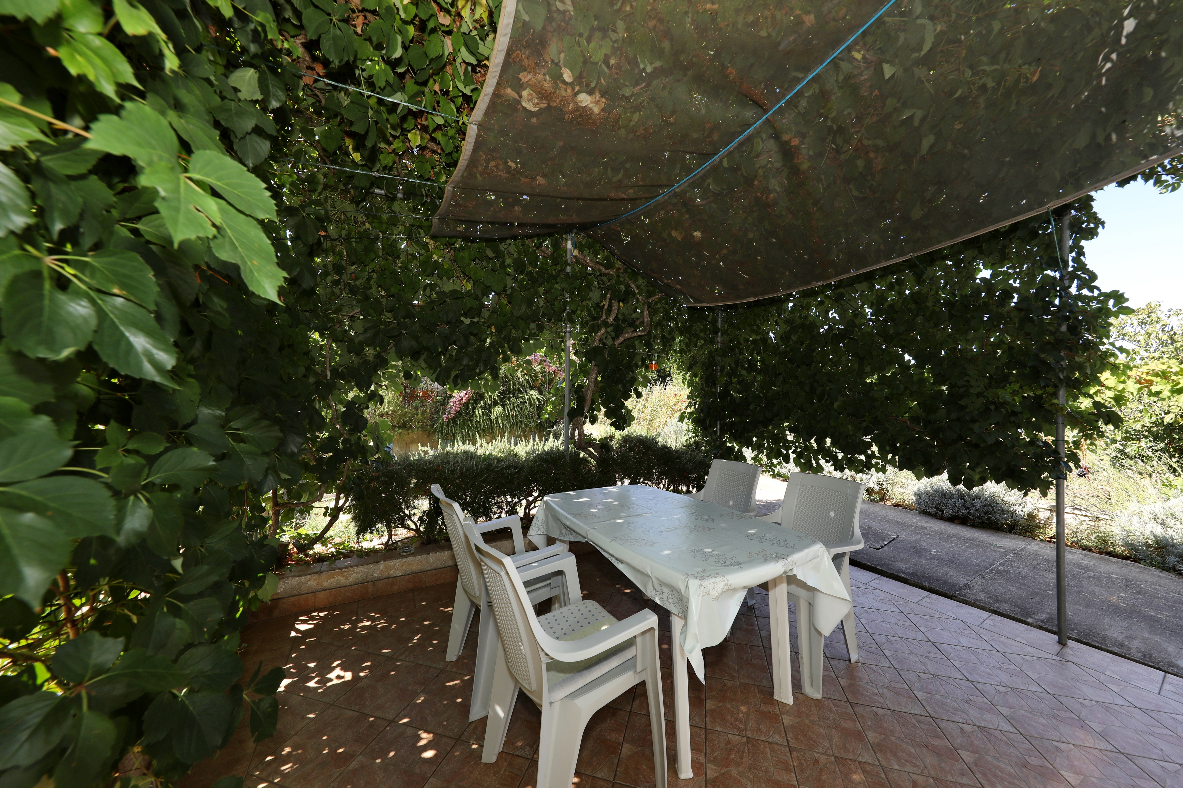 One bedroom apartment with terrace Tkon, Pašman  A-c