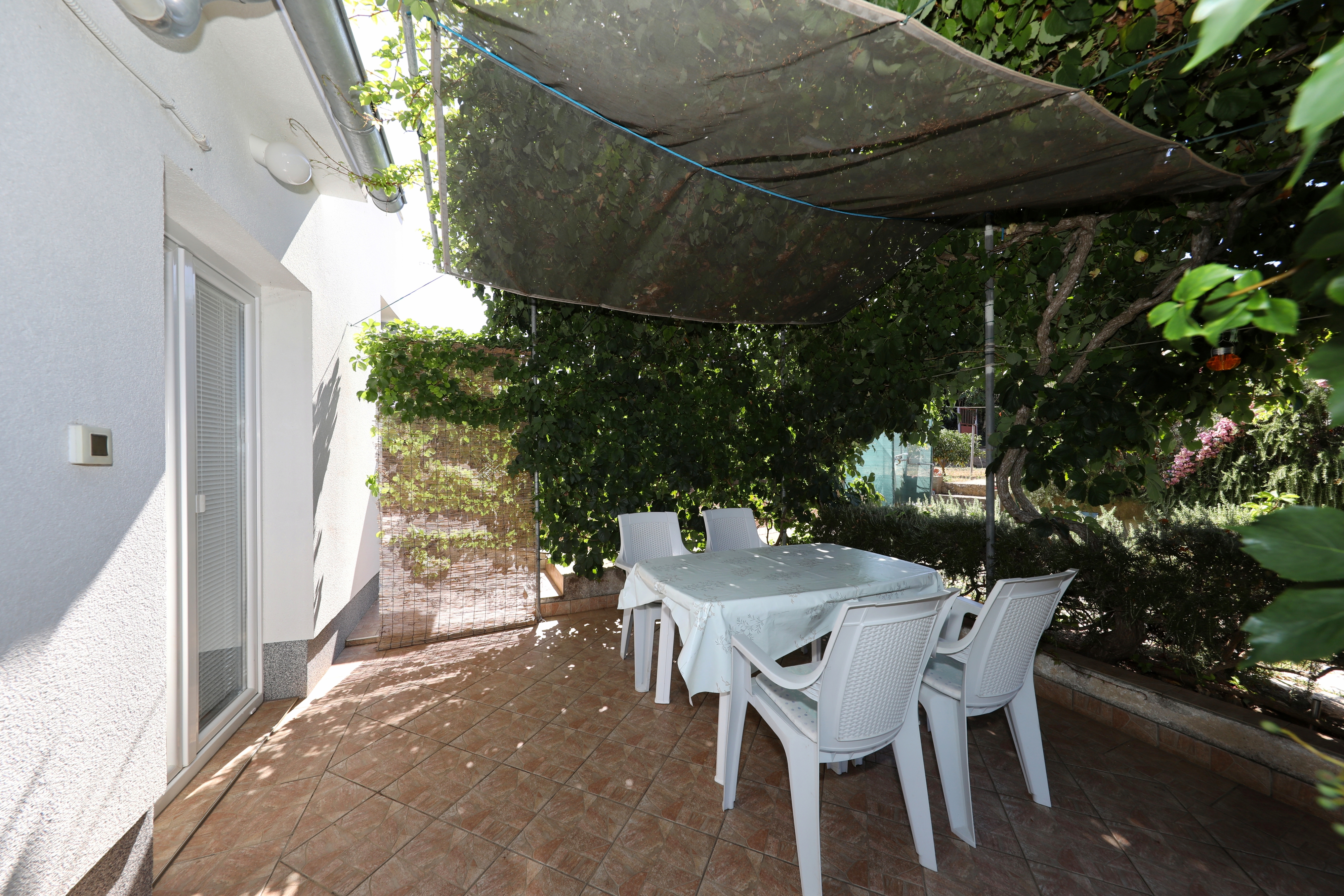 One bedroom apartment with terrace Tkon, Pašman  A-c