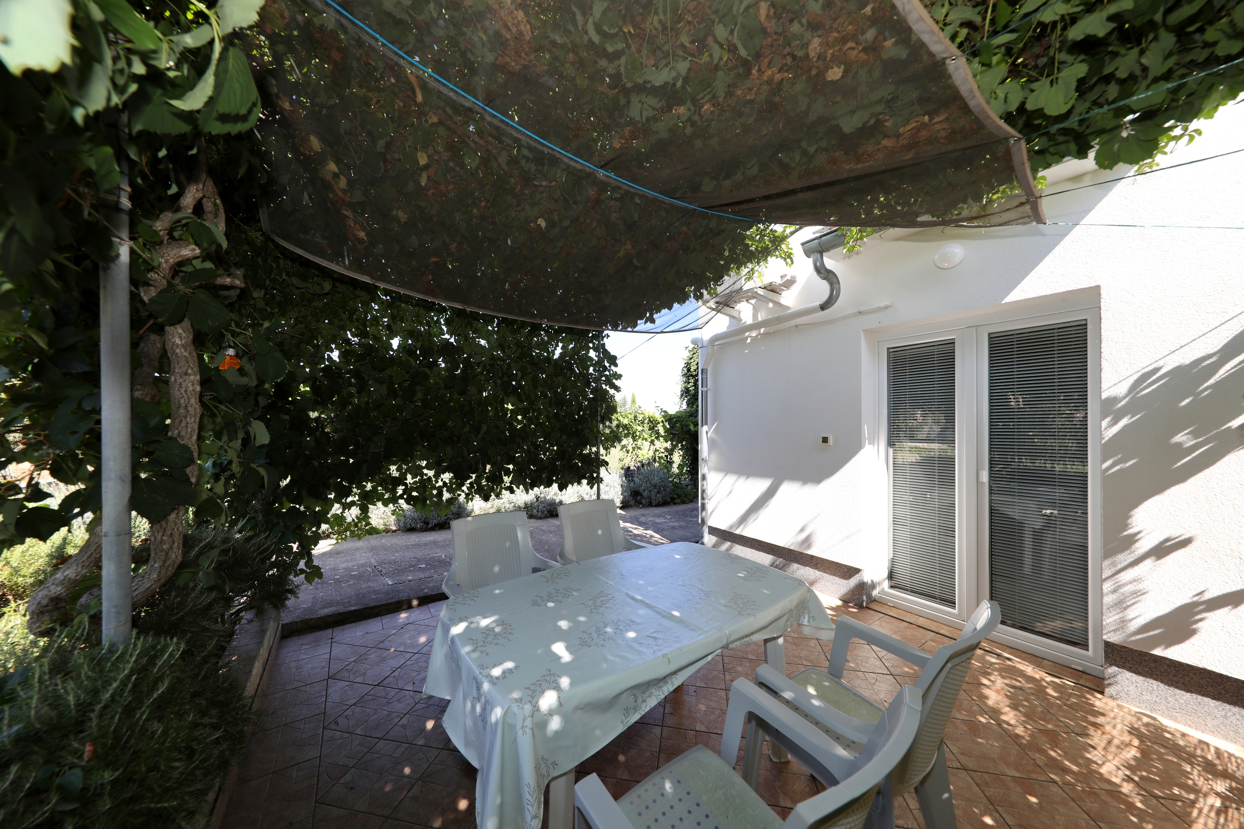 One bedroom apartment with terrace Tkon, Pašman  A-c