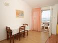 Preko, Dining room in the apartment, air condition available, (pet friendly) and WiFi.