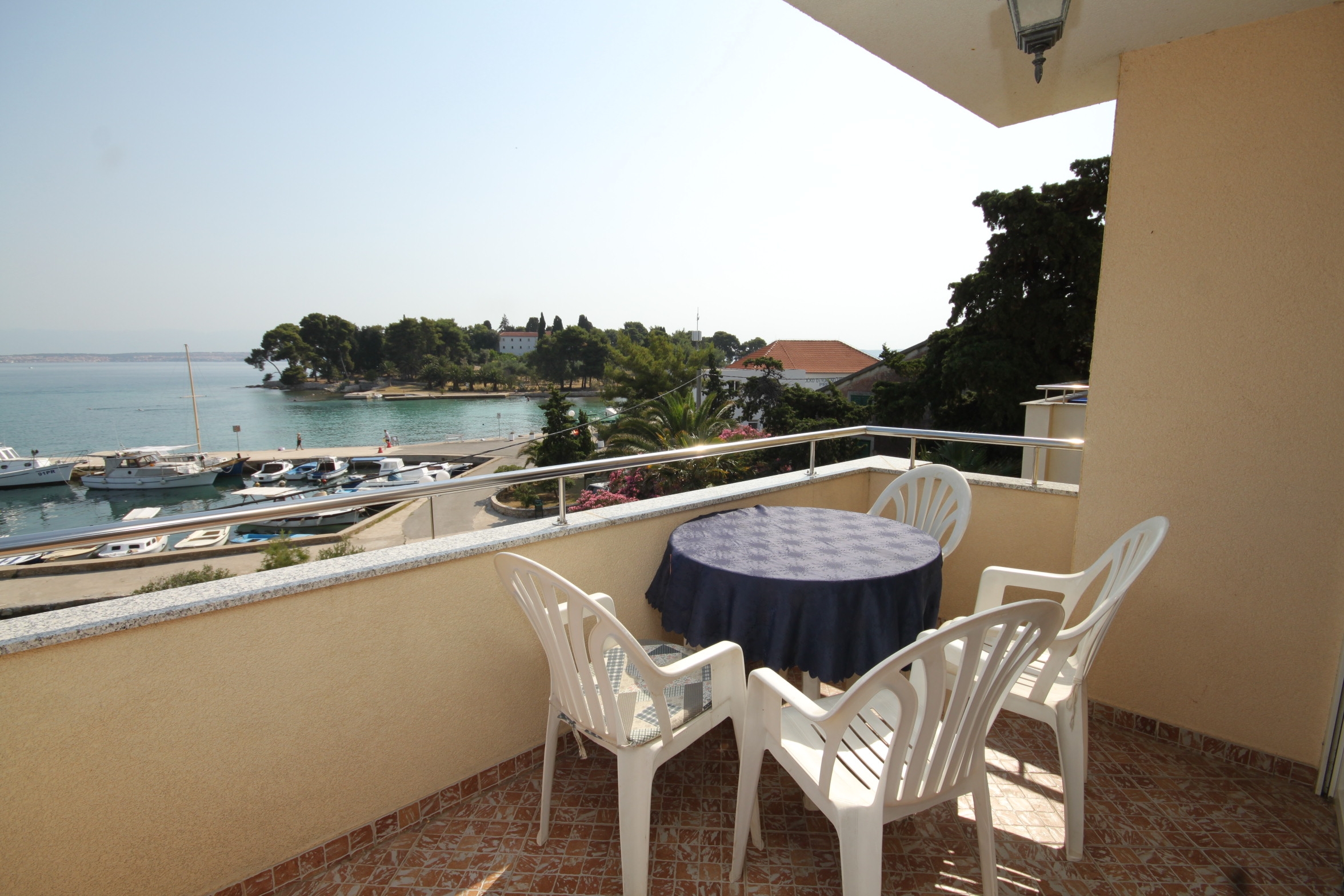 One bedroom apartment with terrace and sea view Preko, Ugljan  A-a
