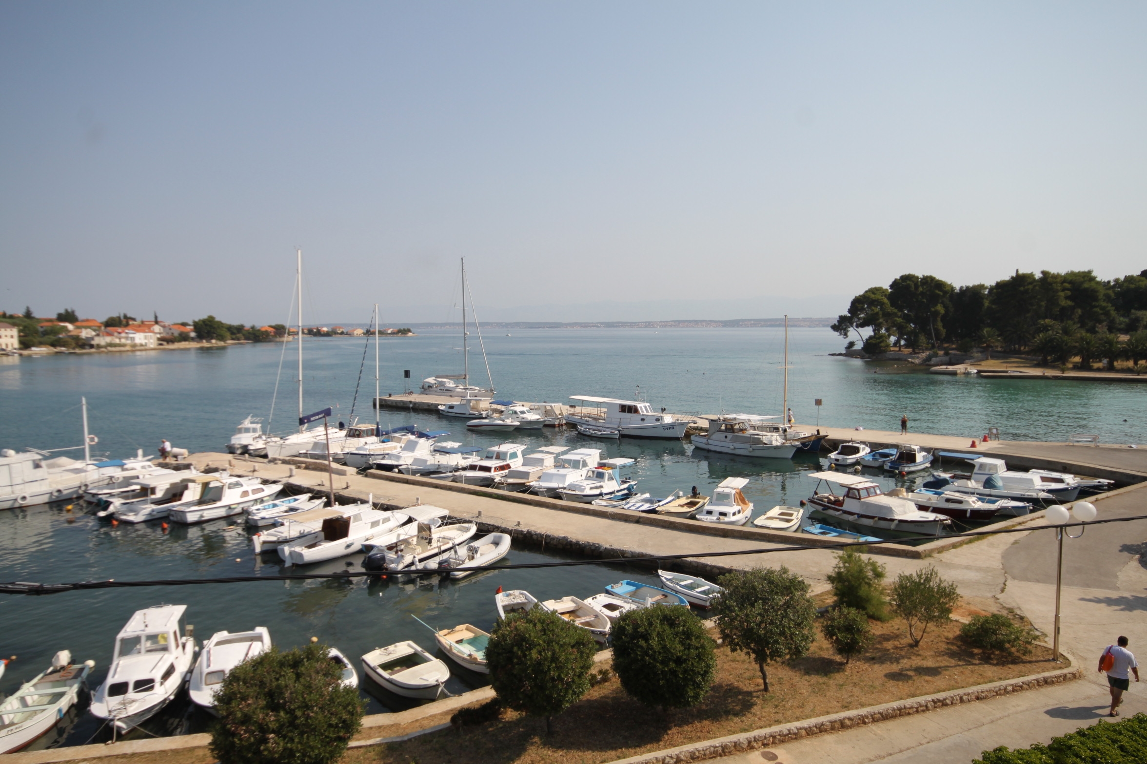 One bedroom apartment with terrace and sea view Preko, Ugljan  A-a