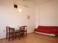 Preko, Dining room in the apartment, air condition available, (pet friendly) and WiFi.