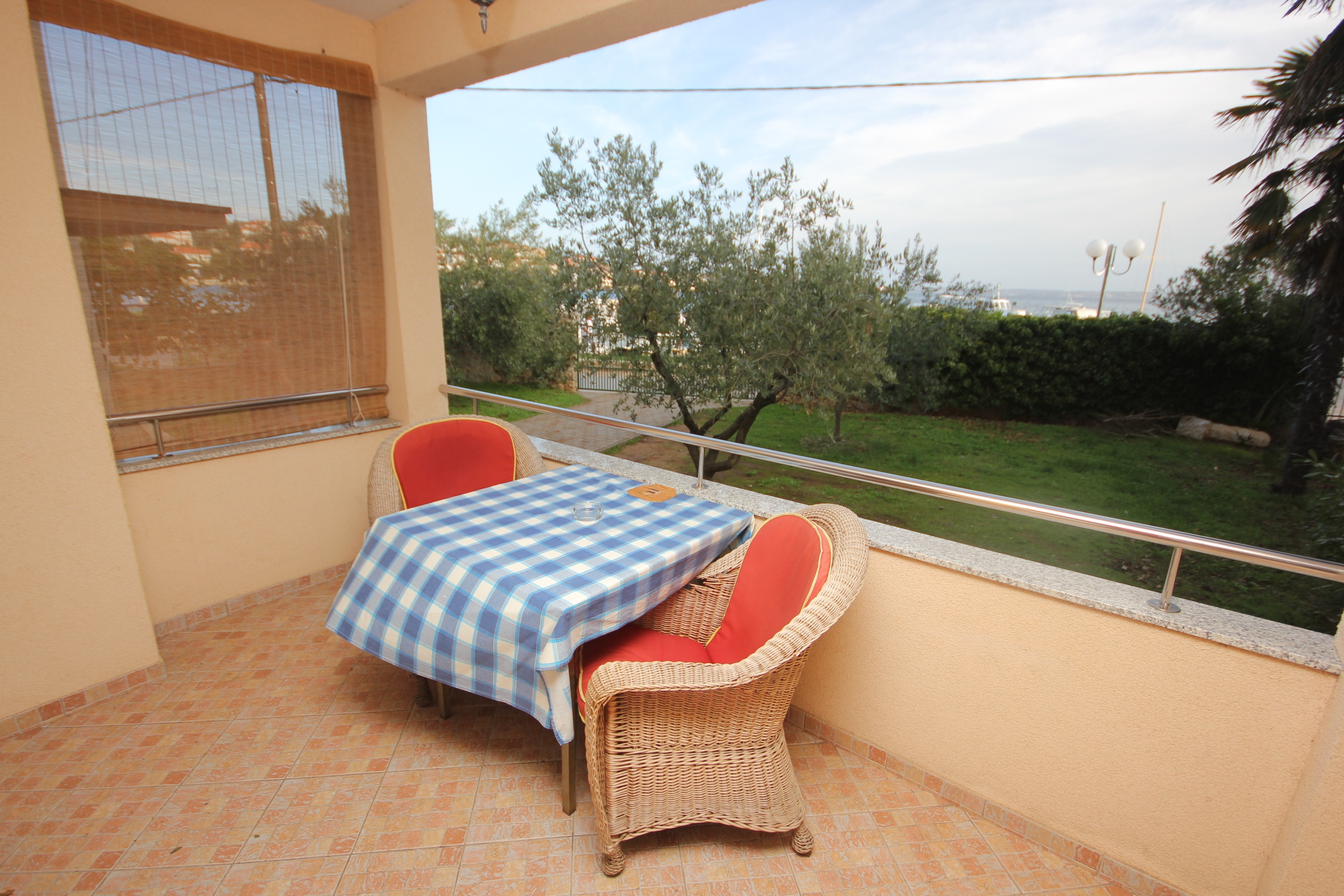 One bedroom apartment with terrace and sea view Preko, Ugljan (A-8315-e) One bedroom apartment with terrace and sea view Preko, Ugljan (A-8315-e)