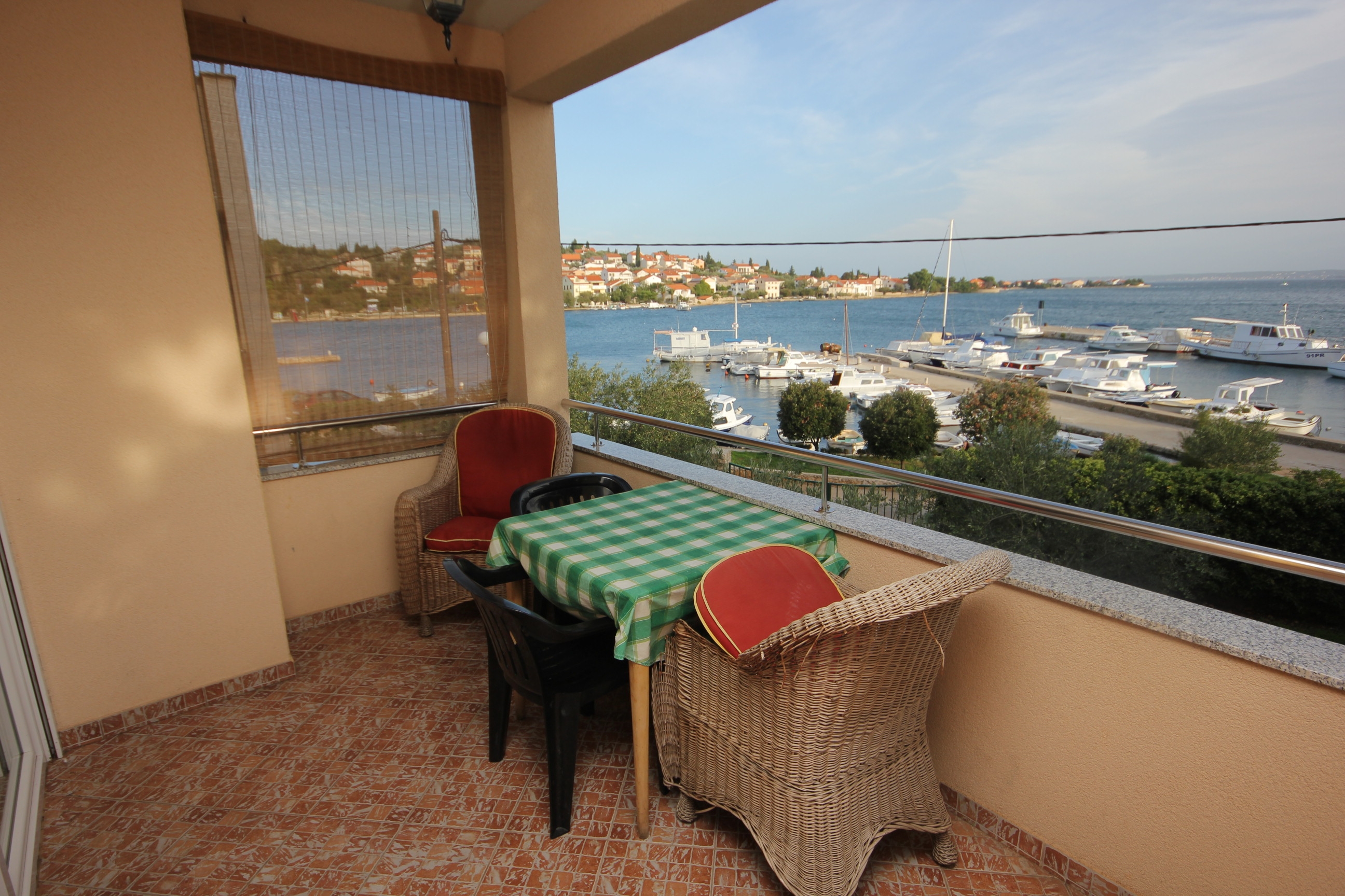 One bedroom apartment with terrace and sea view Preko, Ugljan (A-8315-f) One bedroom apartment with terrace and sea view Preko, Ugljan (A-8315-f)
