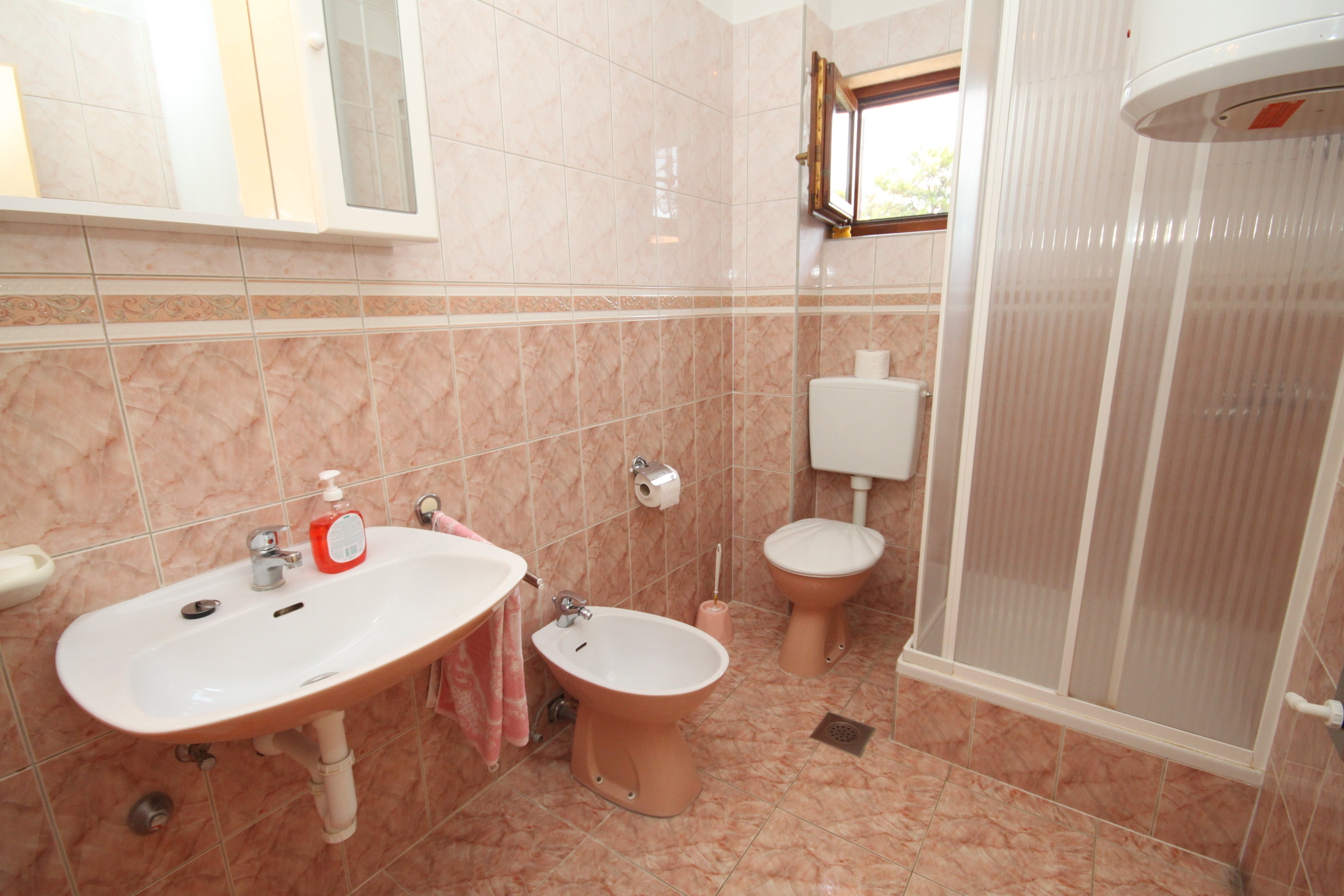 Three bedroom apartment with terrace and sea view Kukljica, Ugljan  A-a