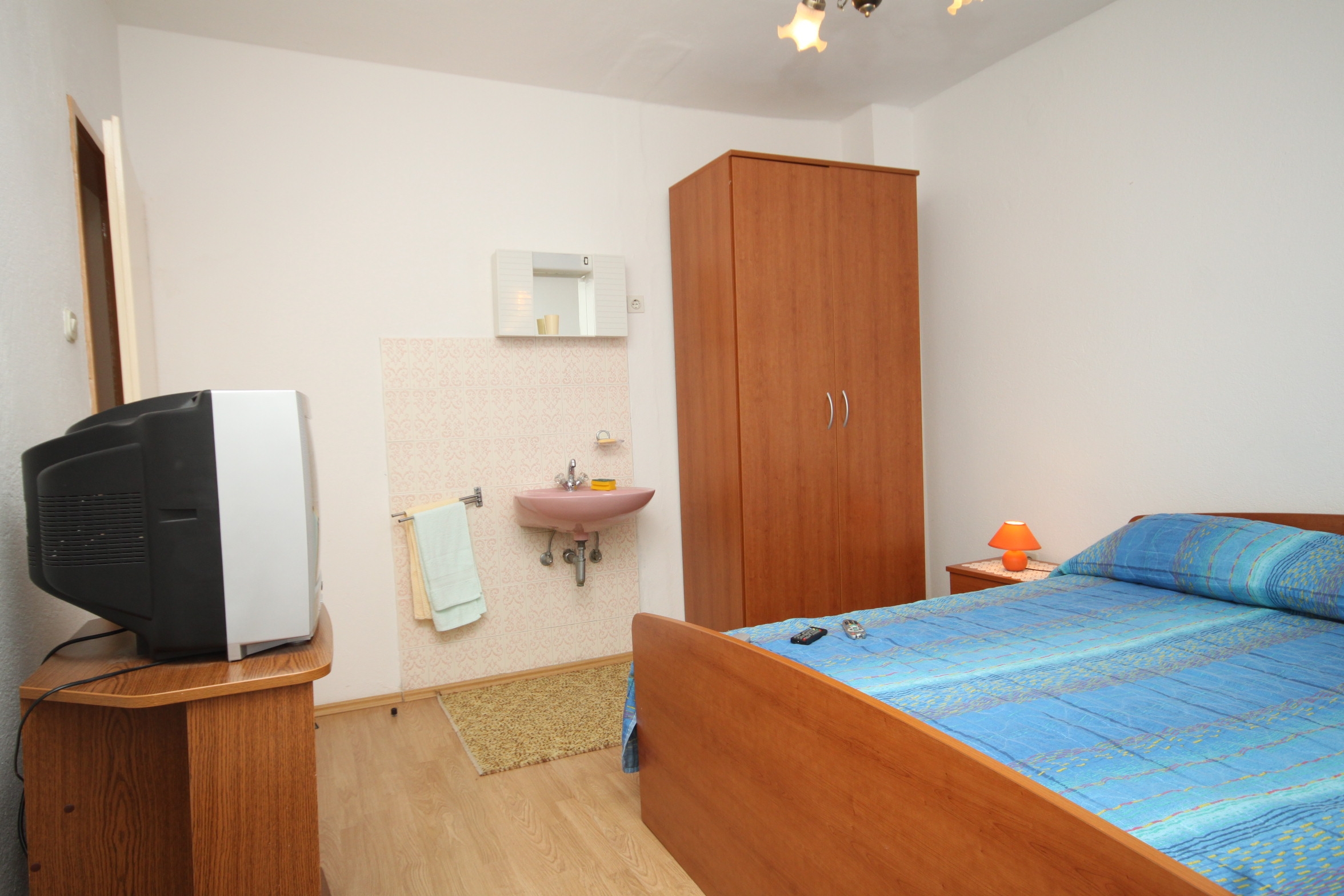 Three bedroom apartment with terrace and sea view Kukljica, Ugljan  A-a
