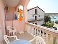 Kukljica, Terraza 2 in the apartment, with a sea view, (pet friendly) y WiFi.