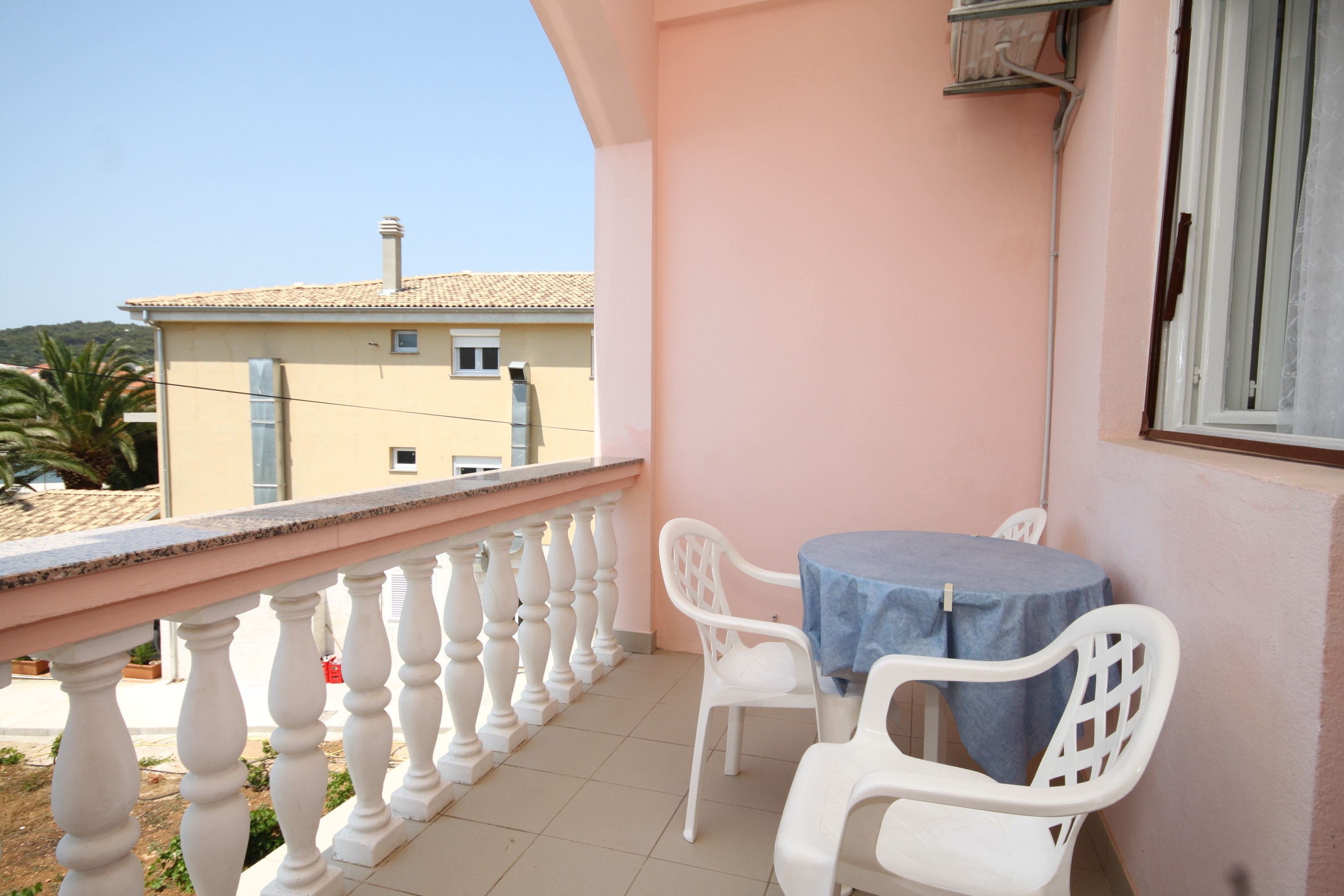 Three bedroom apartment with terrace and sea view Kukljica, Ugljan  A-a