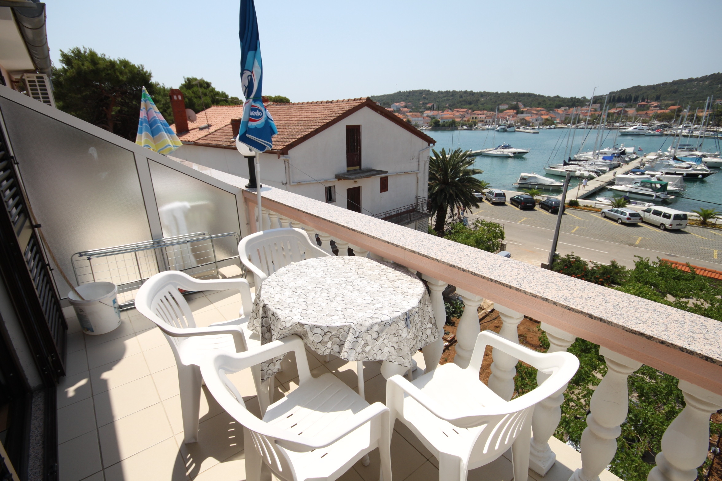 One bedroom apartment with terrace and sea view Kukljica, Ugljan  A-c