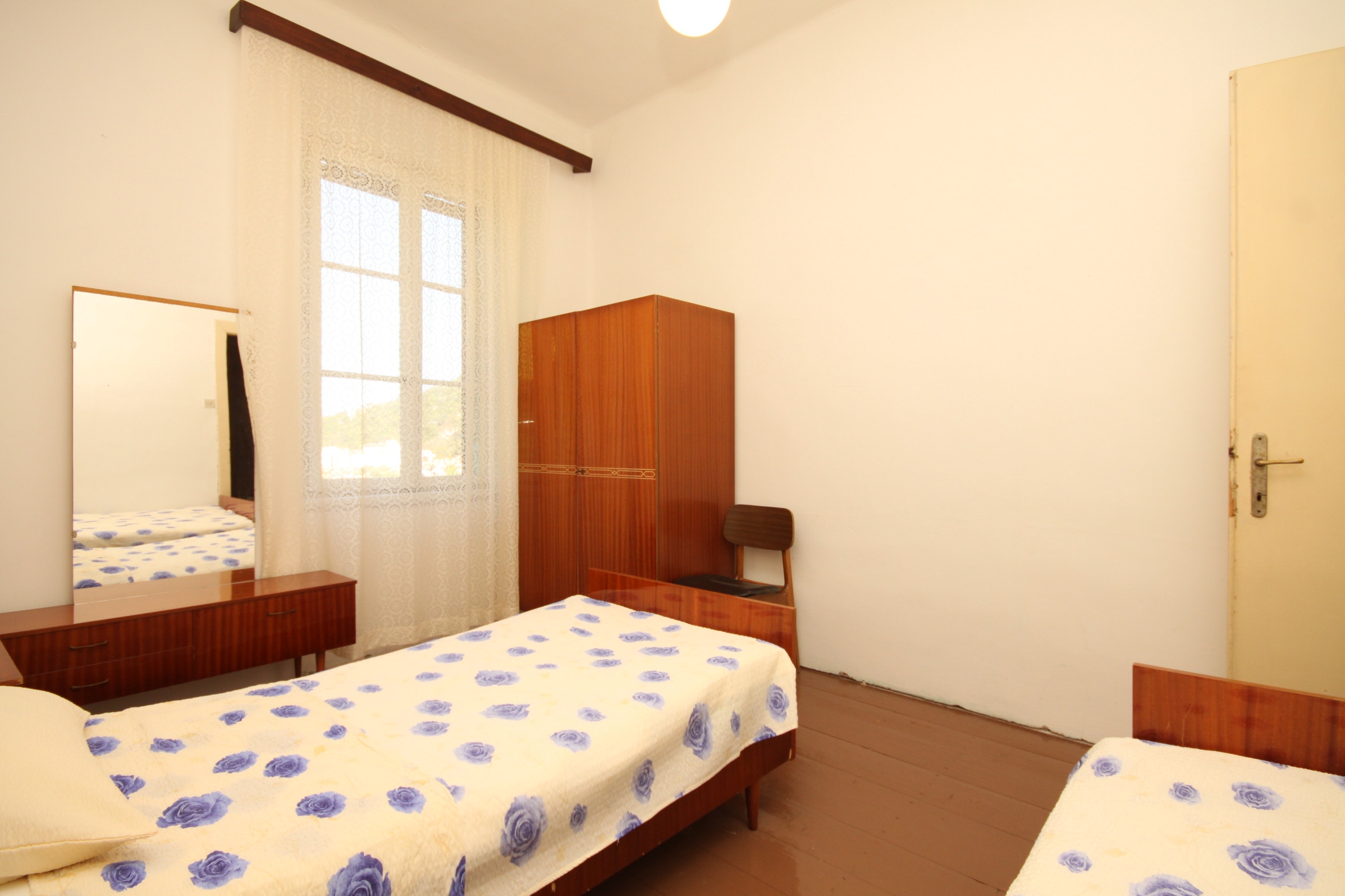 Two bedroom apartment with terrace Lastovo  A-a