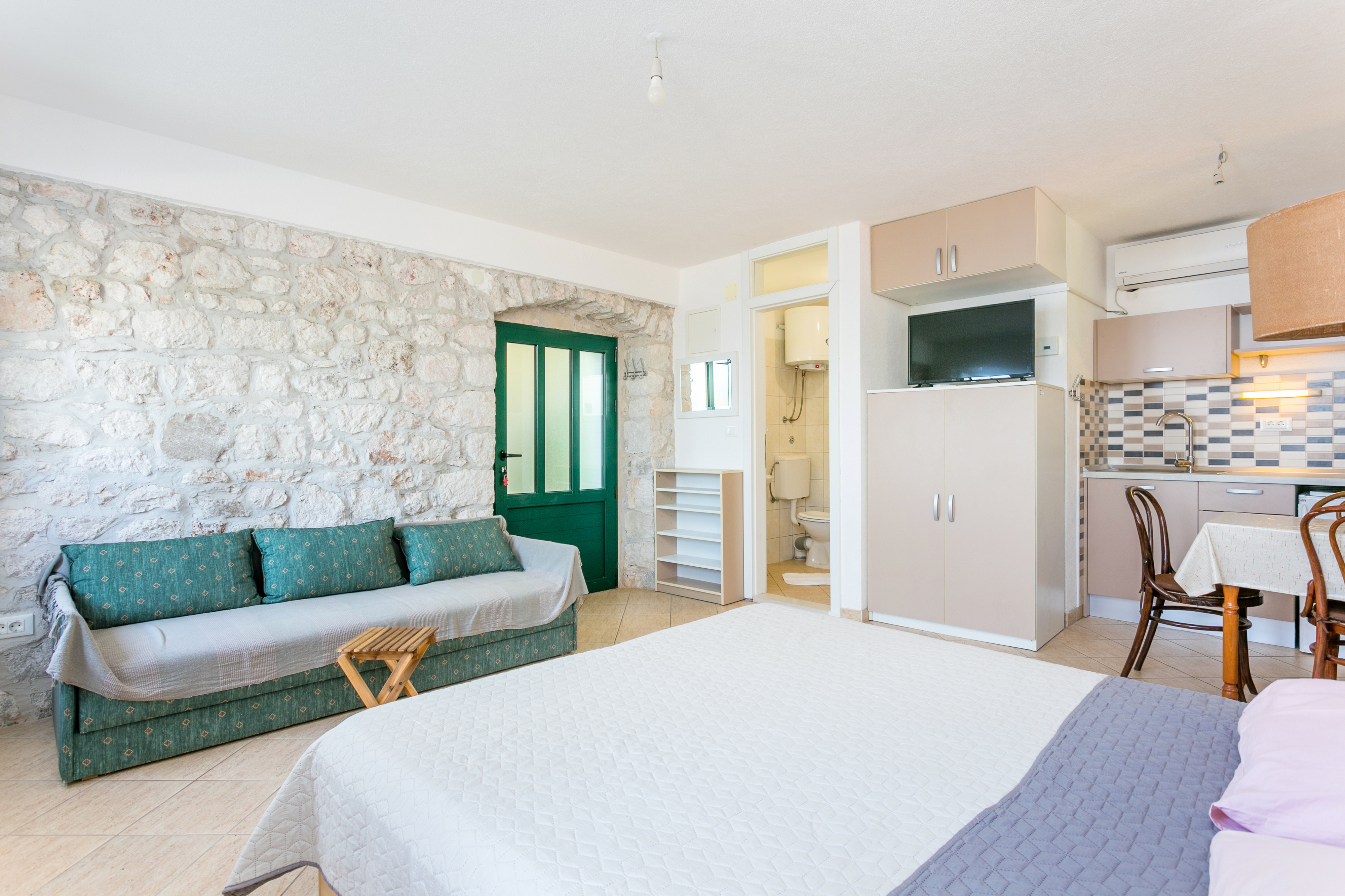 Two bedroom house with terrace and sea view Igrane, Makarska  K