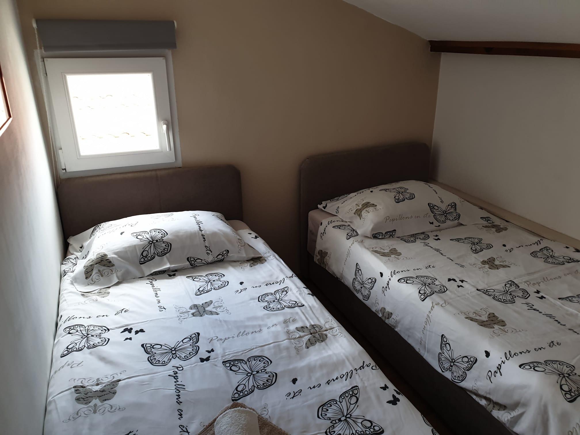 Two bedroom apartment near beach Grebaštica, Šibenik  A-a