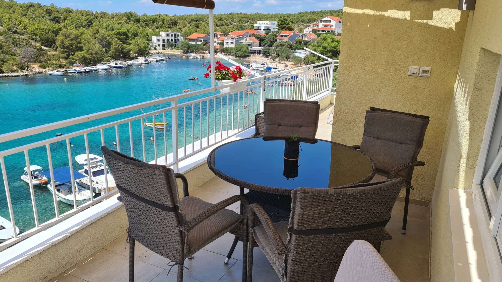 Two bedroom apartment near beach Grebaštica, Šibenik  A-a