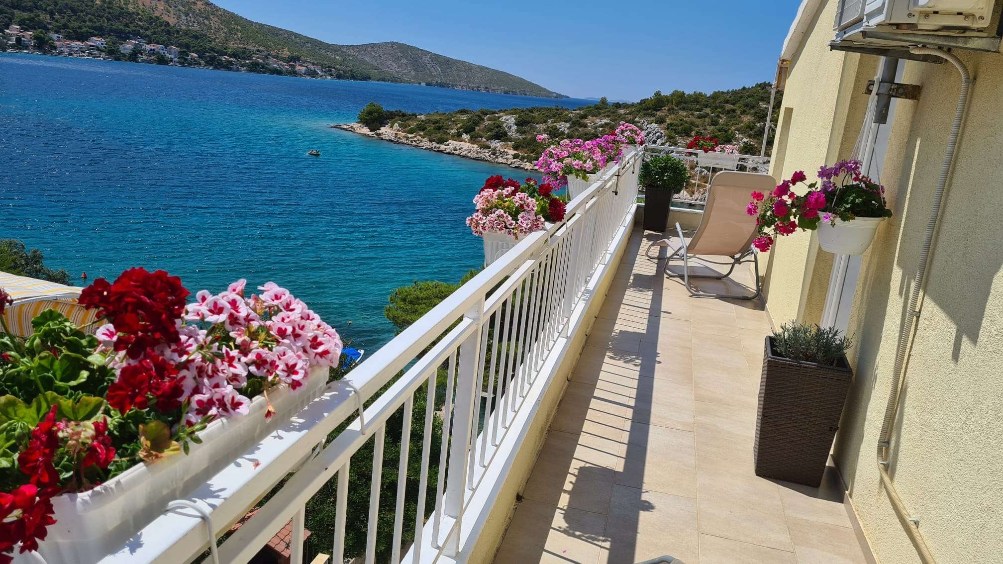 Two bedroom apartment near beach Grebaštica, Šibenik  A-a