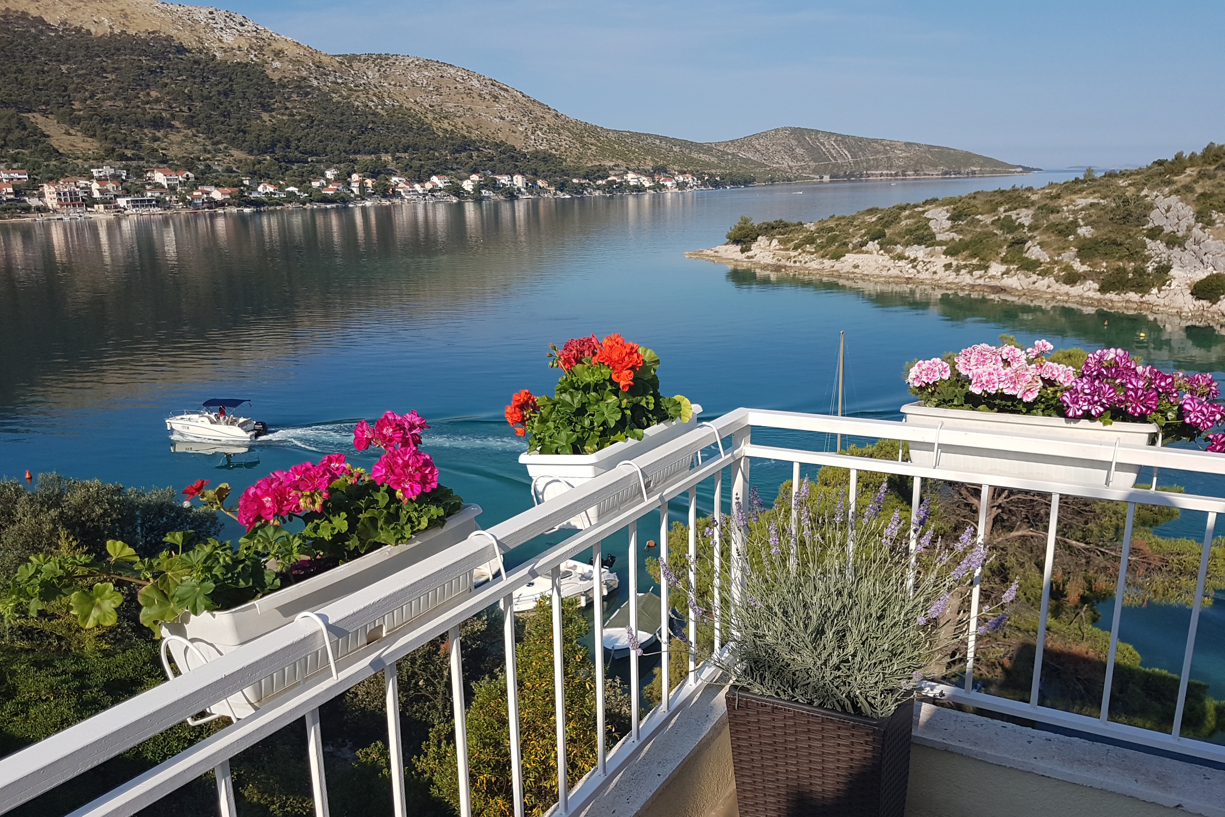 Two bedroom apartment near beach Grebaštica, Šibenik  A-a