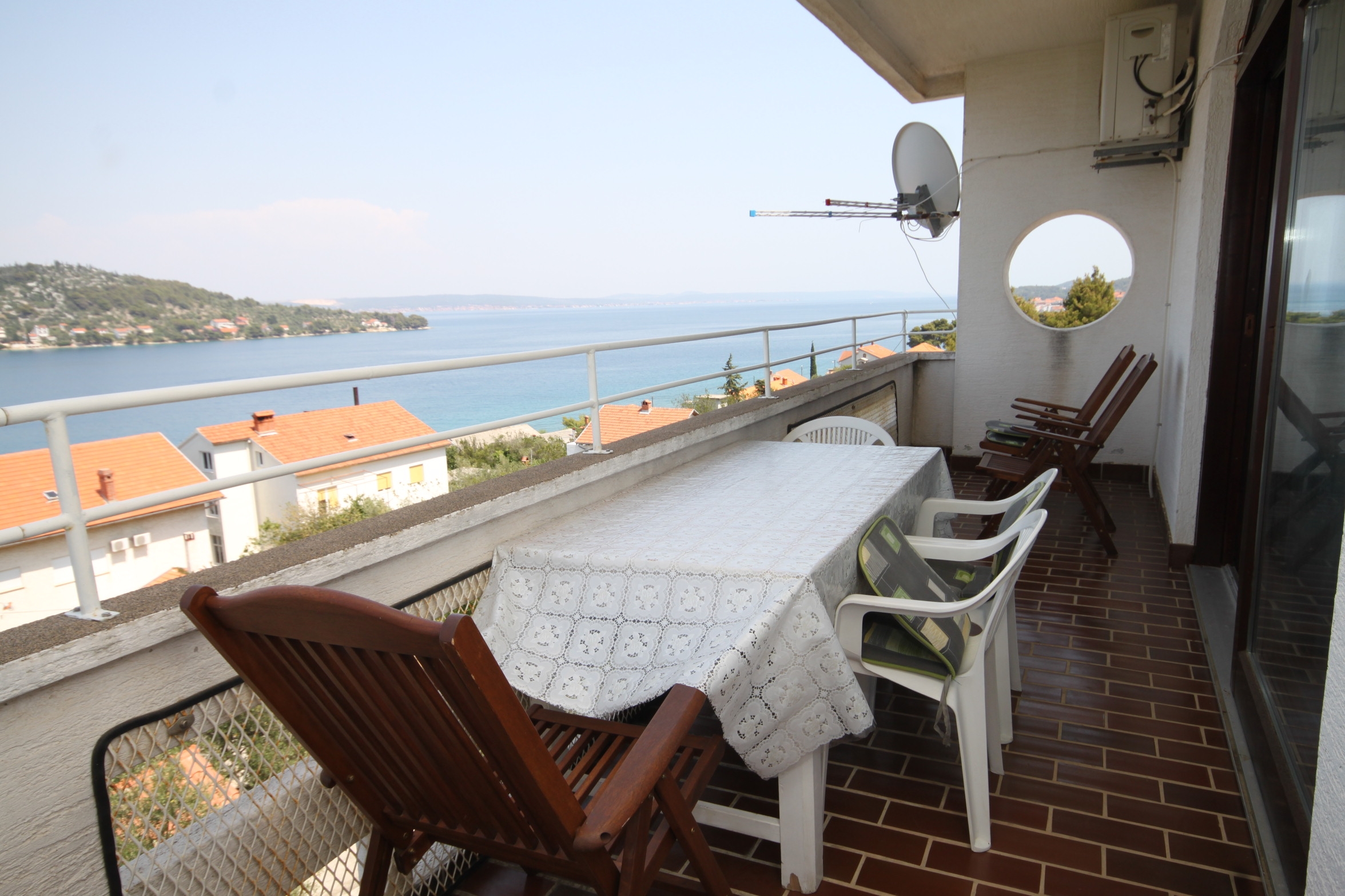 Two bedroom apartment with terrace and sea view Kali, Ugljan  A-a