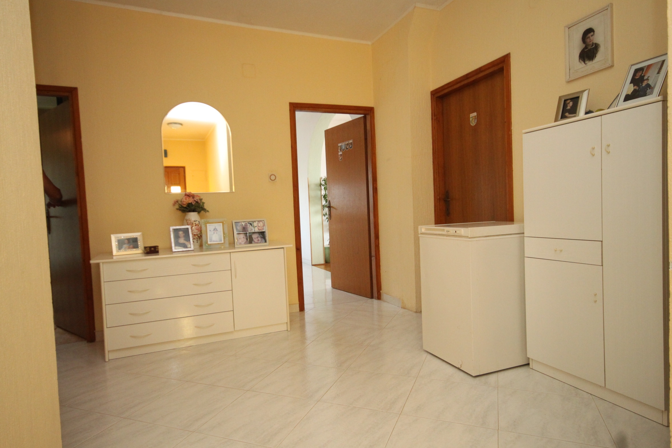 Three bedroom apartment with terrace and sea view Kali, Ugljan  A-c