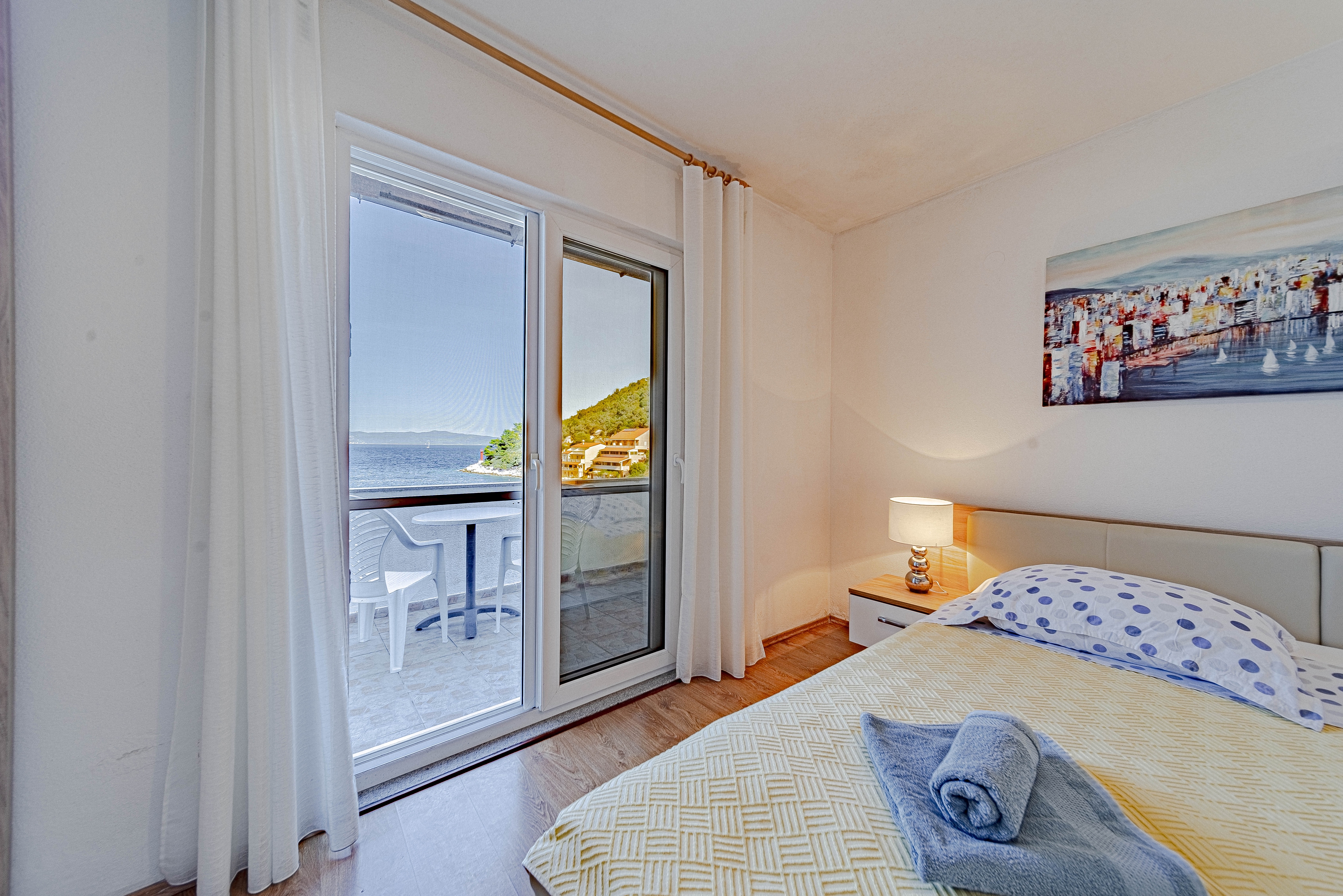 One bedroom apartment near beach Zaklopatica, Lastovo (A-8342-d)