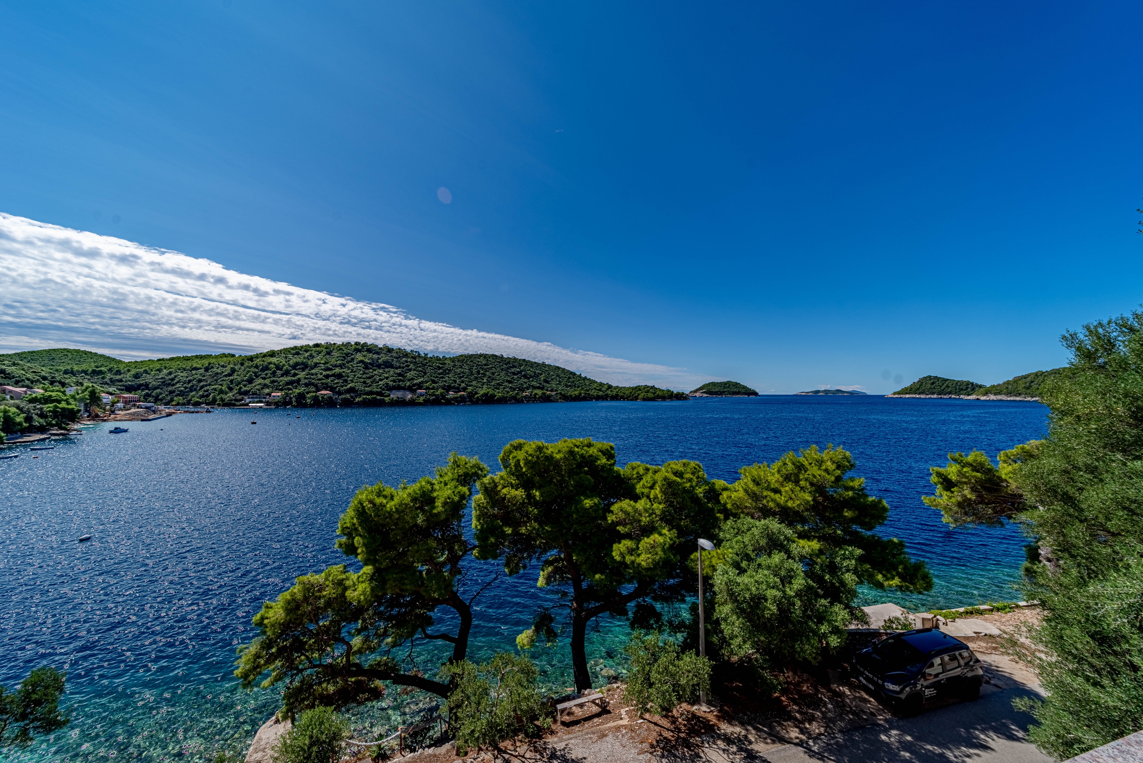 One bedroom apartment near beach Ubli, Lastovo  A-a