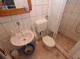 Zaklopatica, Bathroom in the apartment, (pet friendly) and WiFi.