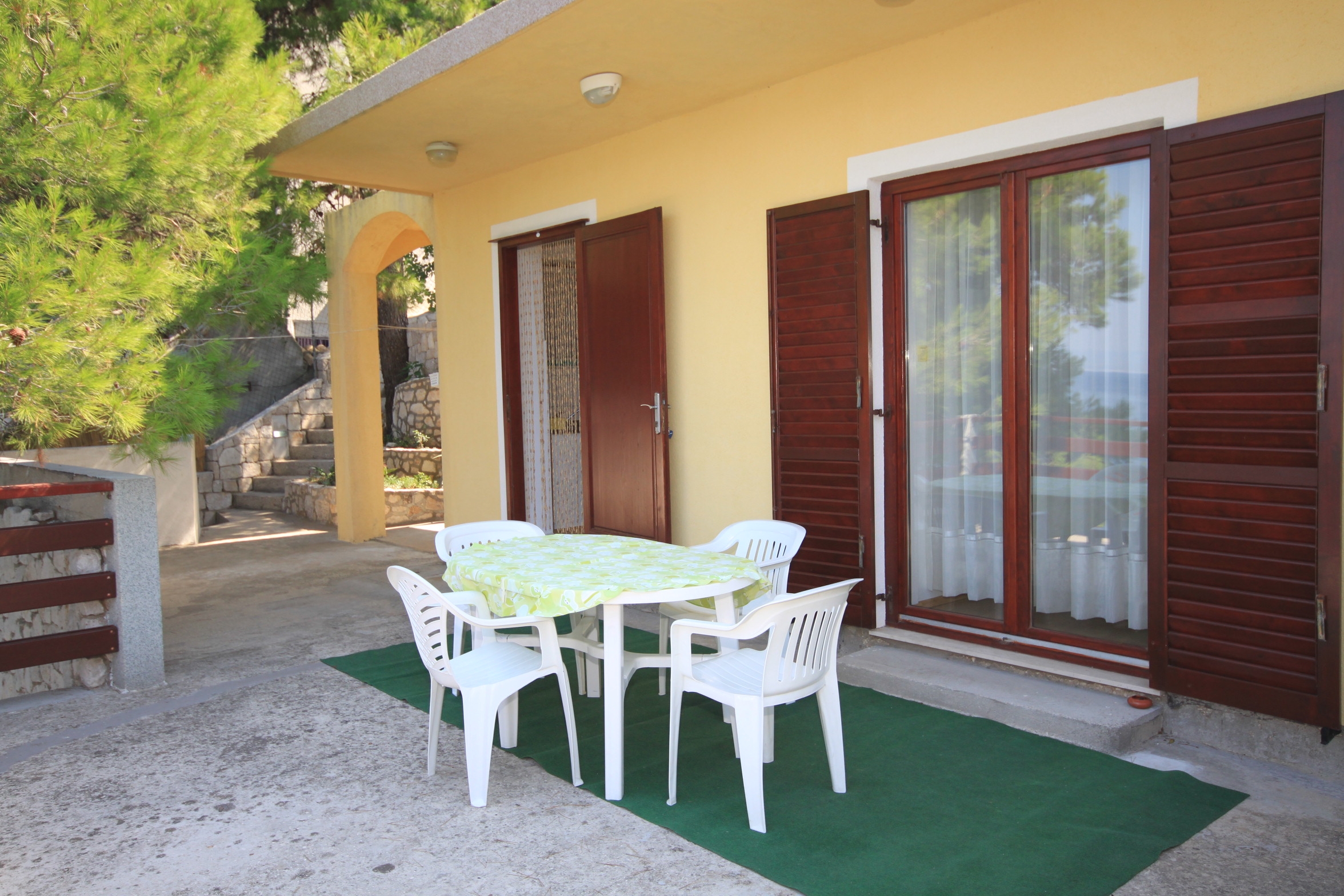 One bedroom apartment near beach Zaklopatica, Lastovo  A-a