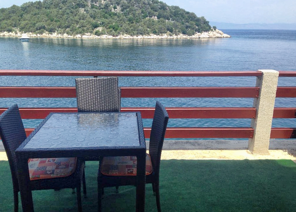 One bedroom apartment near beach Zaklopatica (Lastovo) (A-8347-b)