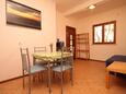 Dining room Ubli, Dining room in the apartment.