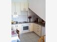 Ubli, Kitchen in the studio-apartment, (pet friendly) and WiFi.