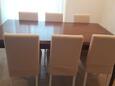 Bilo, Dining room in the apartment, air condition available, (pet friendly) and WiFi.