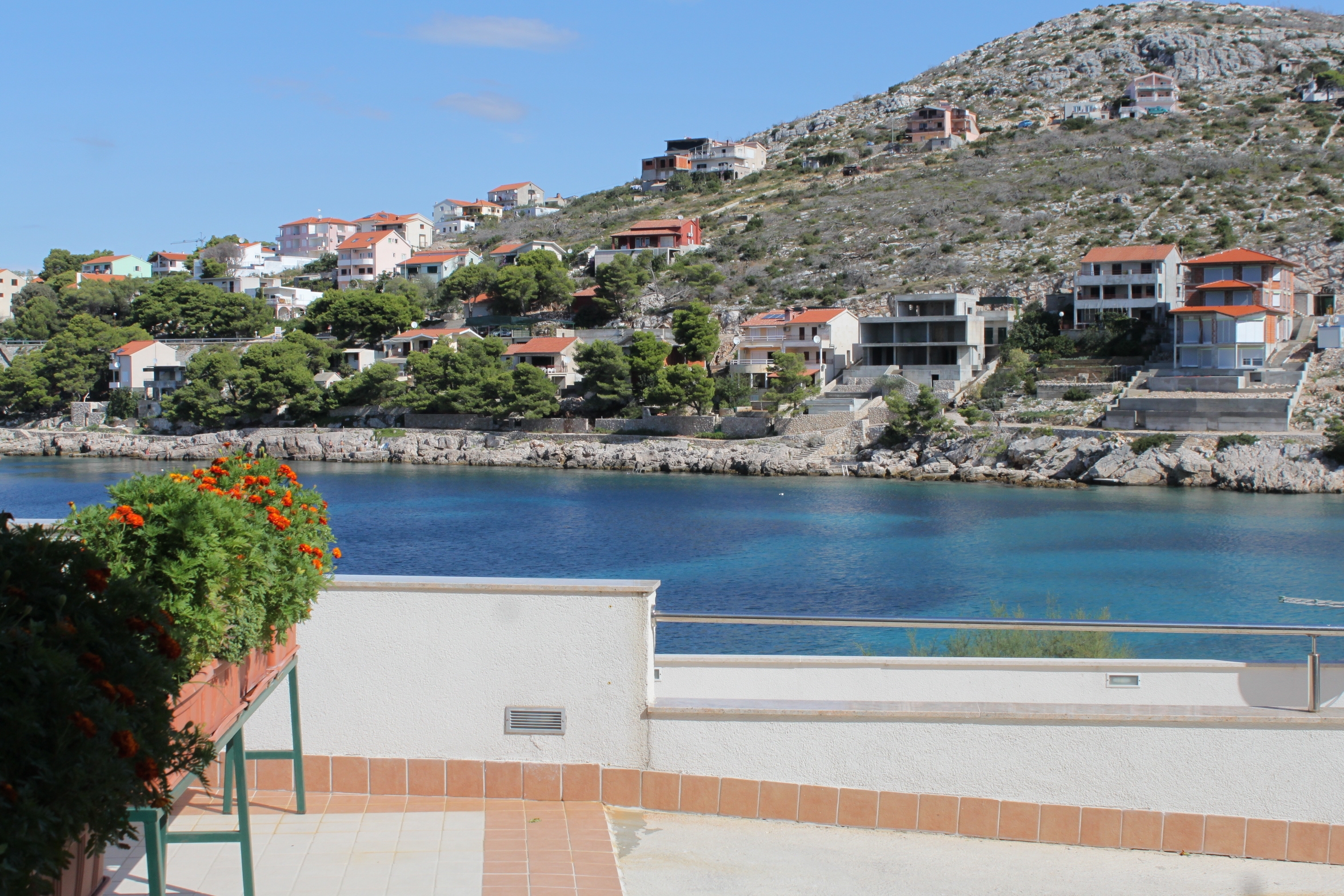 Two bedroom apartment near beach Bilo, Primošten (A-8364-a) Two bedroom apartment near beach Bilo, Primošten (A-8364-a)